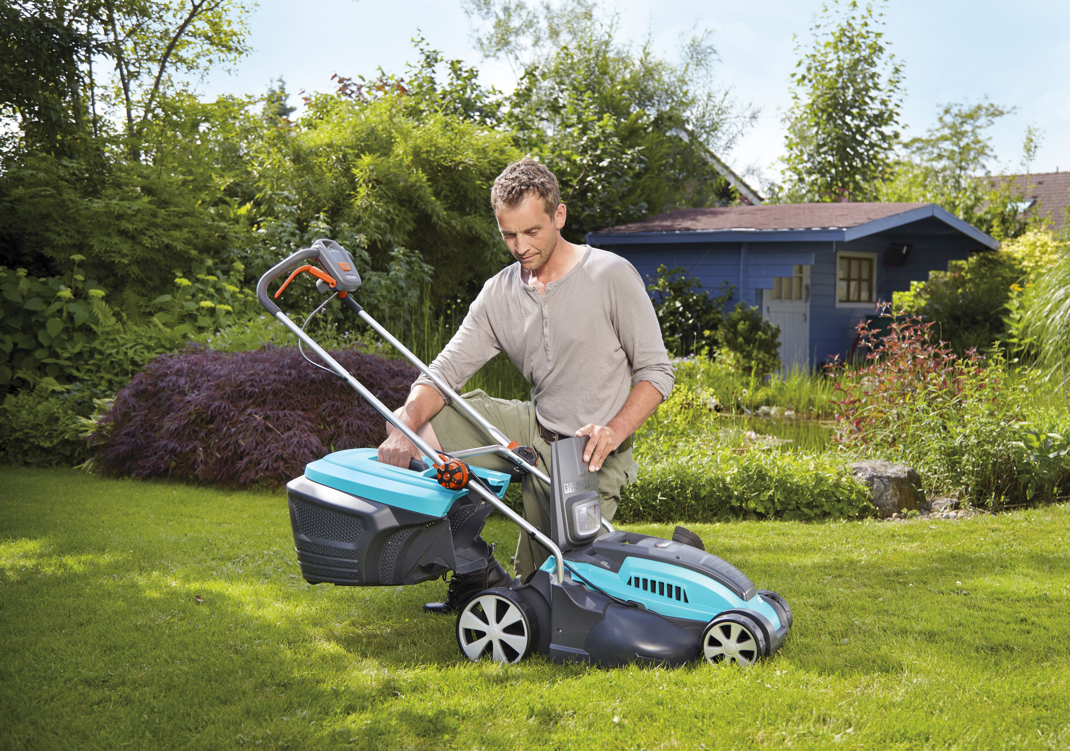 GARDENA 4076-20 PowerMax™ 42 E, Elektrorasenmäher (Schnittbreite: 420 mm, Verstellbare Schnitthöhe 20-60 mm, mit 50 l Fangkorb-Volumen)