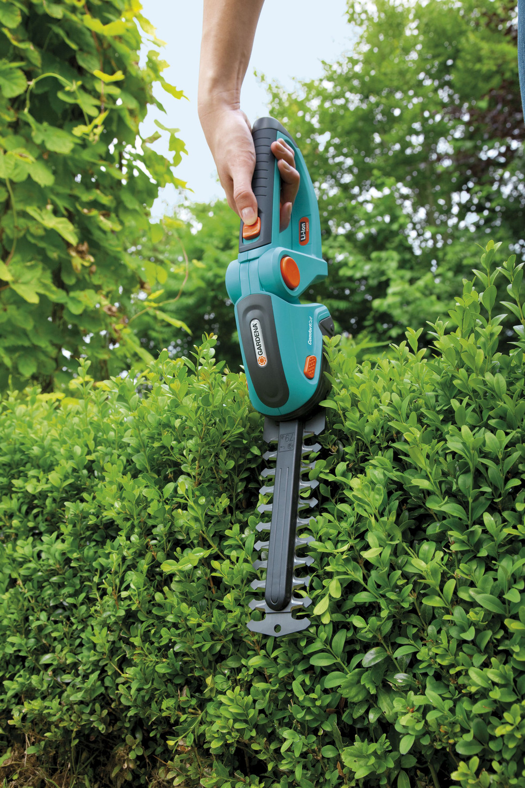 GARDENA 889520 ComfortCut AkkuStrauchschere eBay
