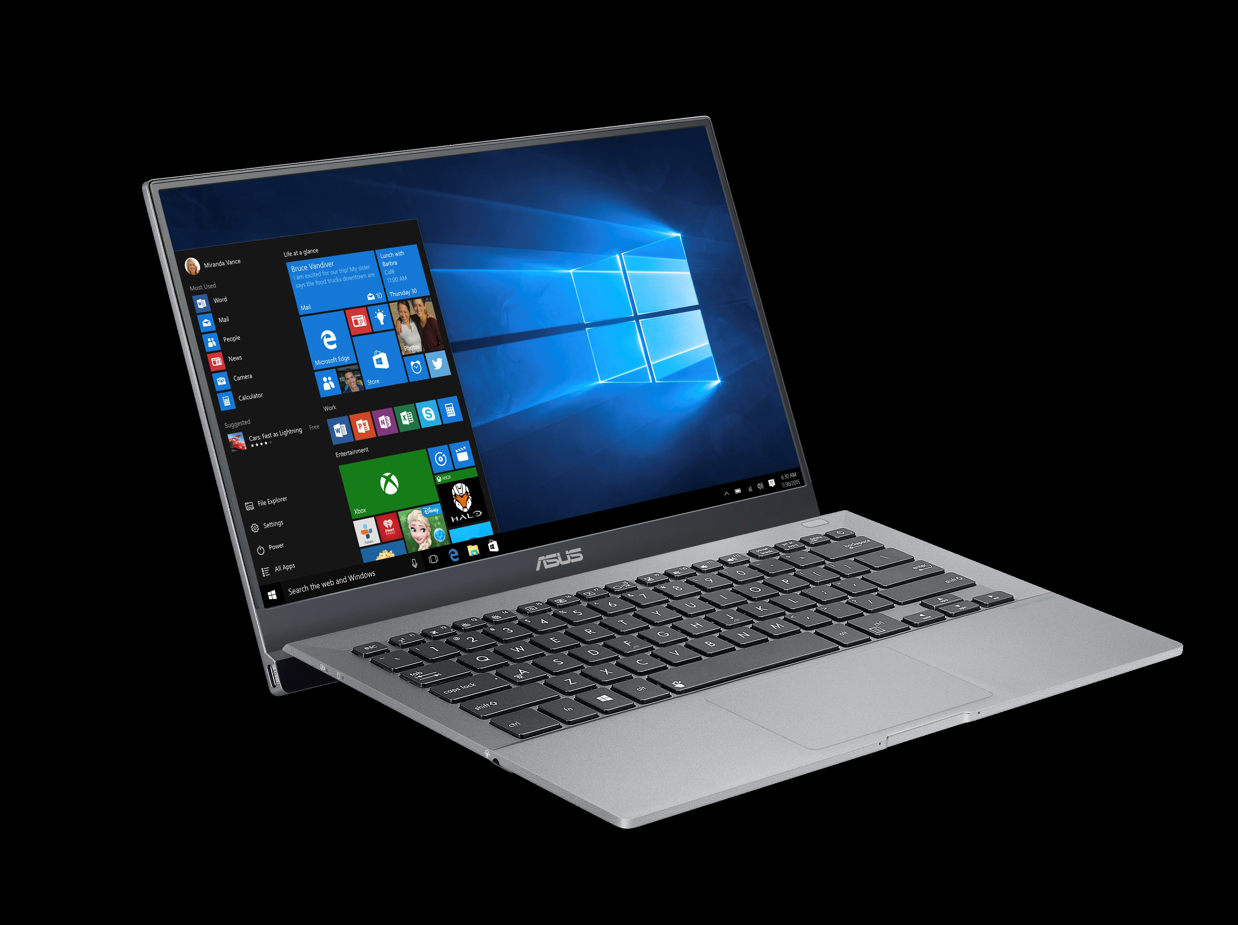 Silberner Laptop mit Windows auf dem Bildschirm, schwarzer Hintergrund.