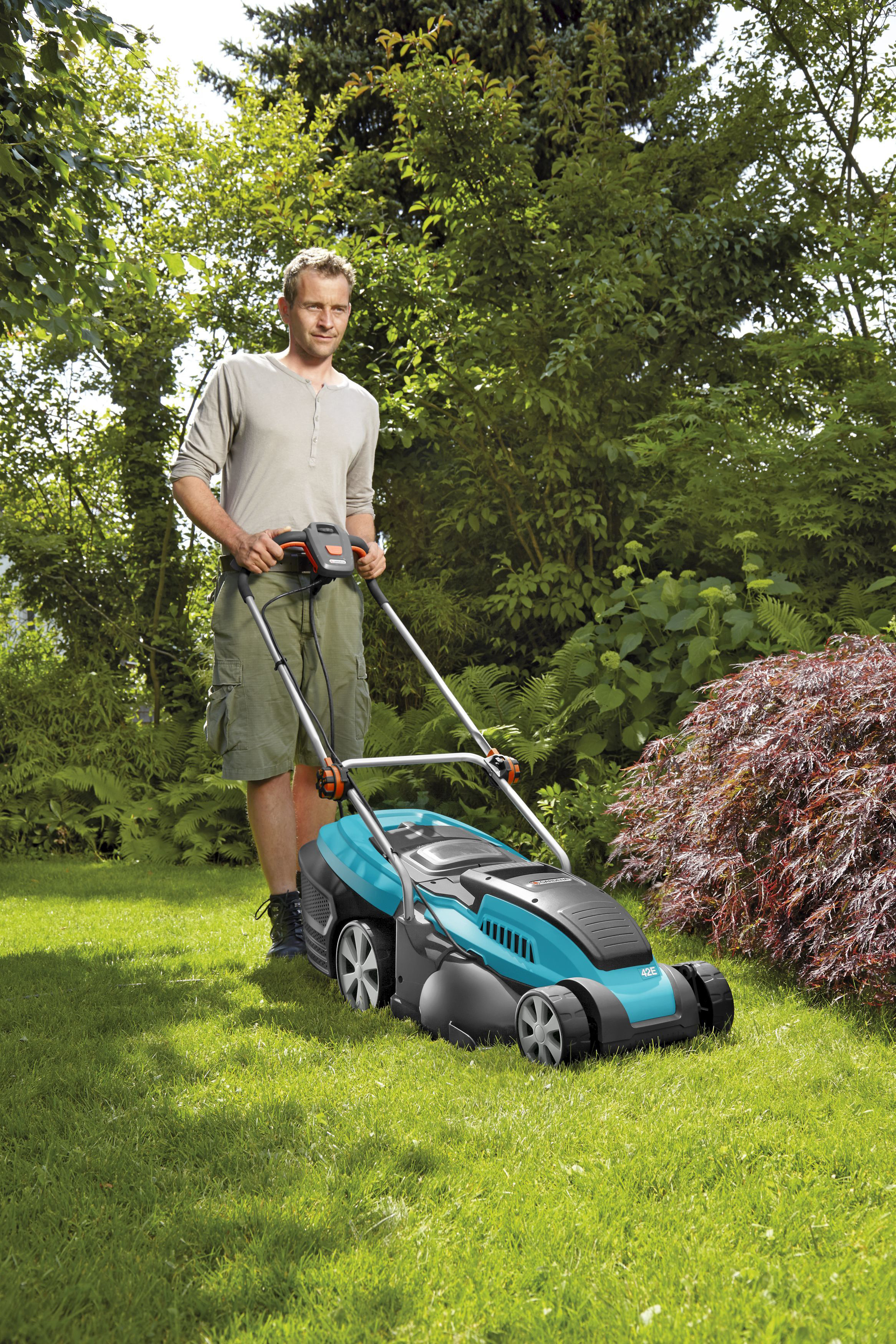 GARDENA 4076-20 PowerMax™ 42 E, Elektrorasenmäher (Schnittbreite: 420 mm, Verstellbare Schnitthöhe 20-60 mm, mit 50 l Fangkorb-Volumen)