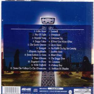 CD-Rückseite mit Titelliste, keltischen Bildern und einer stilisierten Kreuzstruktur.