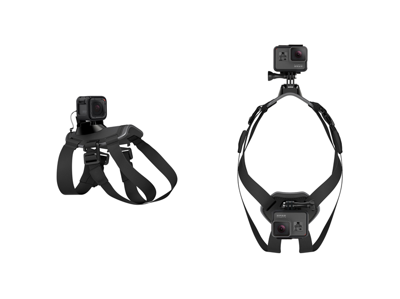 GoPro fej- és mellkaspántok. Fekete pántok és kamerák fehér háttéren.
