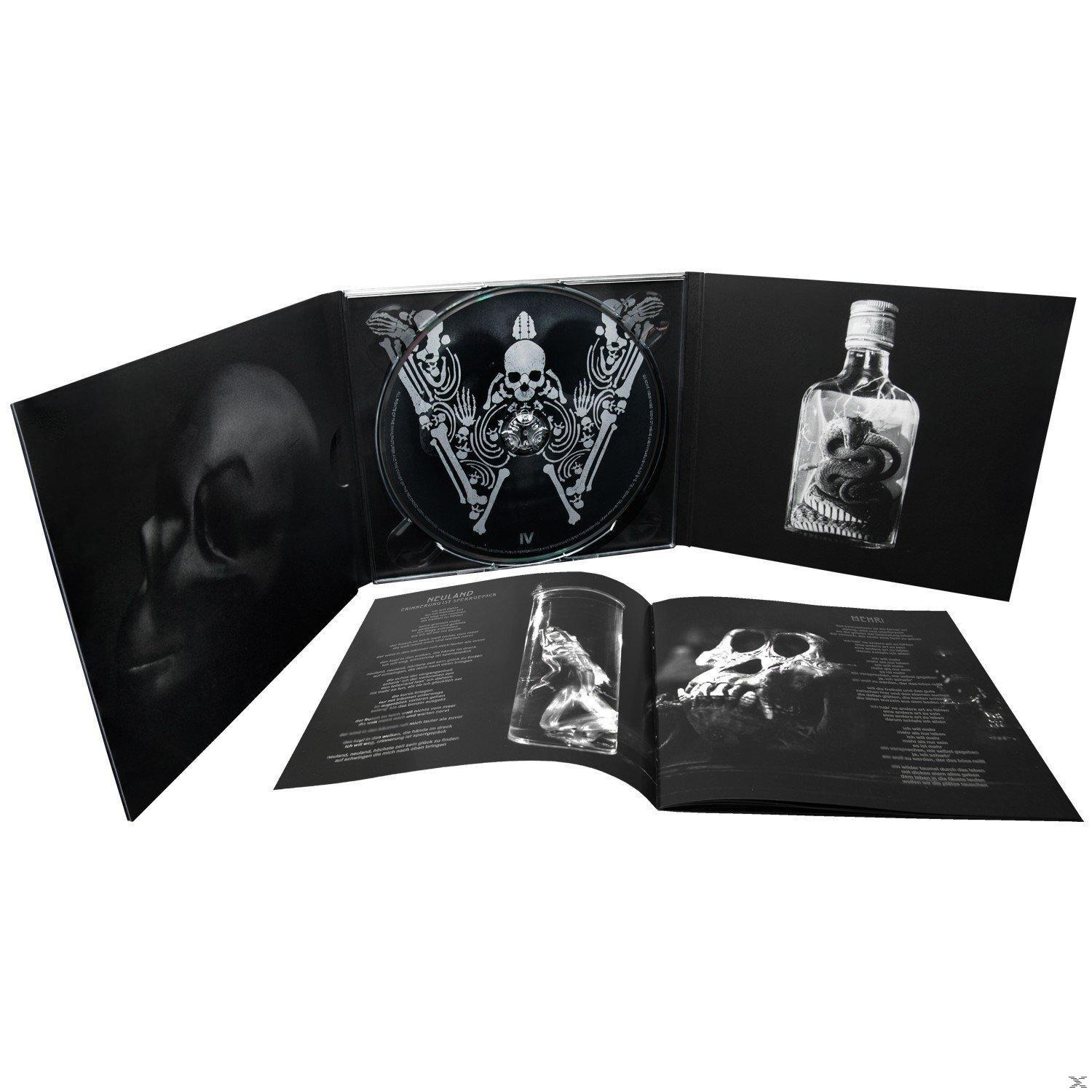 Albumcover mit Skeletten, einer Flasche und einem Totenkopf. Schwarz und Weiß. Innenseite zeigt Albumseiten.