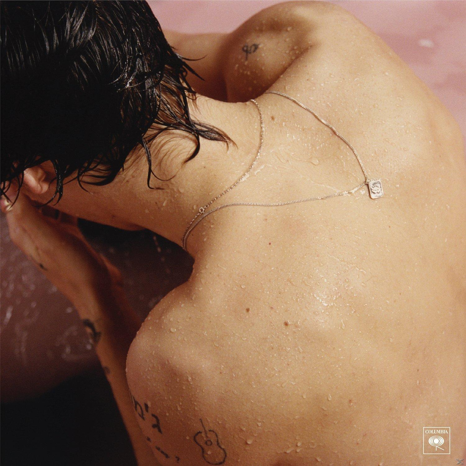 - 32-seitiges Harry Harry (inkl. Styles - Styles (CD) Making-Of Buch)