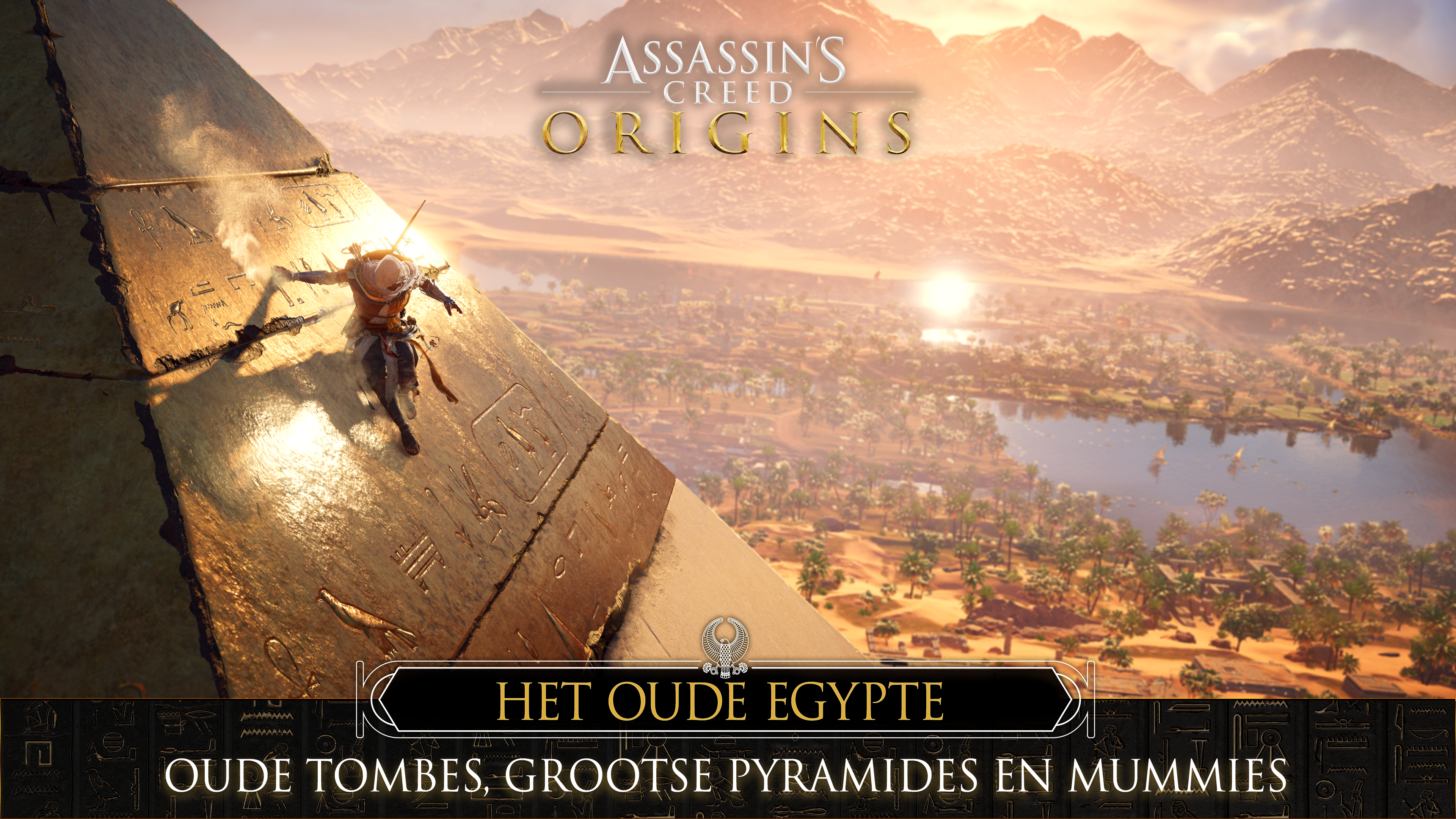 Assassin's Creed piramidescène, een personage bovenop, woestijn en water op de achtergrond.