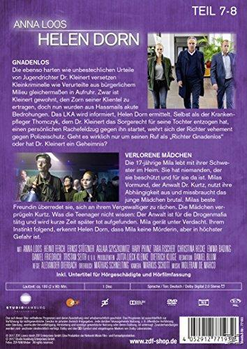 DVD-Cover mit Text und Fotos, die einen Tatort und Personen darstellen.