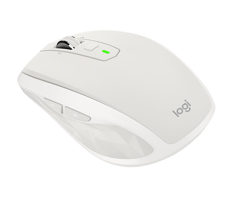 Fehér Logitech vezeték nélküli egér. Görgővel, gombokkal és zöld fénnyel rendelkezik. A logó látható a felületen.
