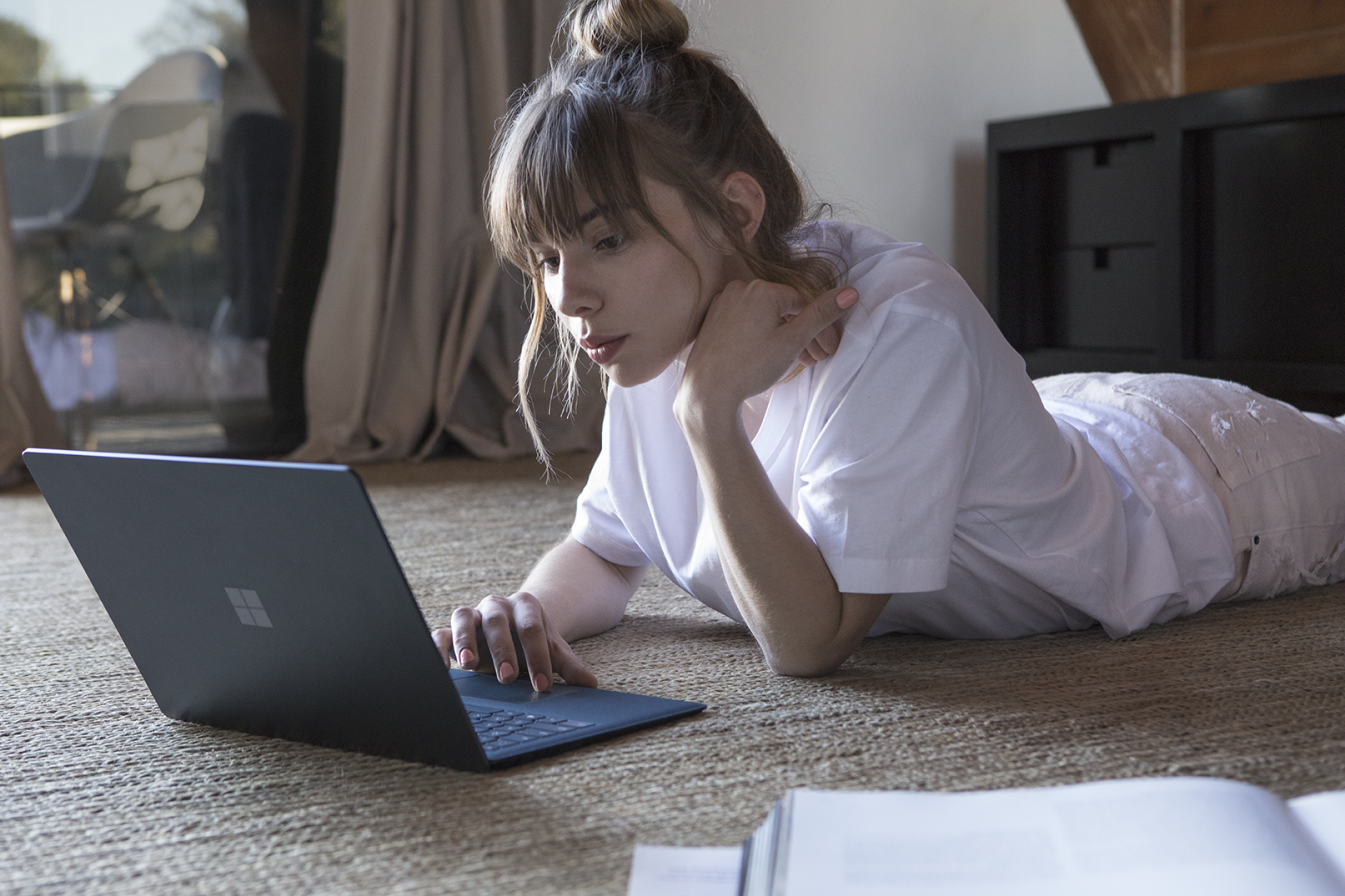 MICROSOFT Surface Laptop - 13,5 Zoll - Intel® Core™ i5 i5-7200U - 8 GB - 256 GB - Intel® HD 620 - Windows 10