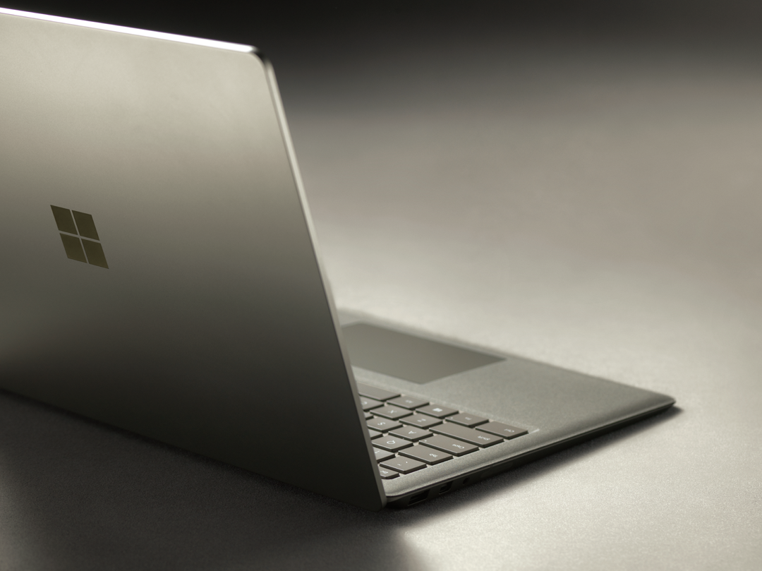 MICROSOFT Surface Laptop - 13,5 Zoll - Intel® Core™ i5 i5-7200U - 8 GB - 256 GB - Intel® HD 620 - Windows 10