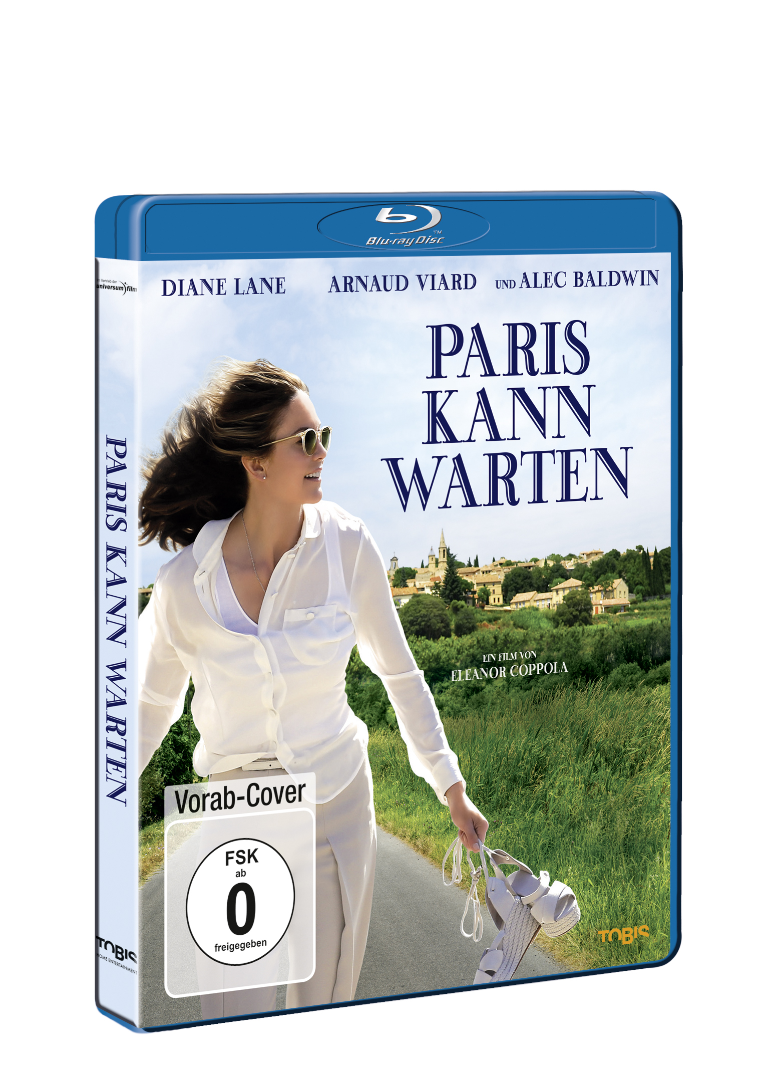 Blu-ray-Cover von 'Paris Can Wait'. Eine Frau geht auf einer Straße, grüne Landschaft.