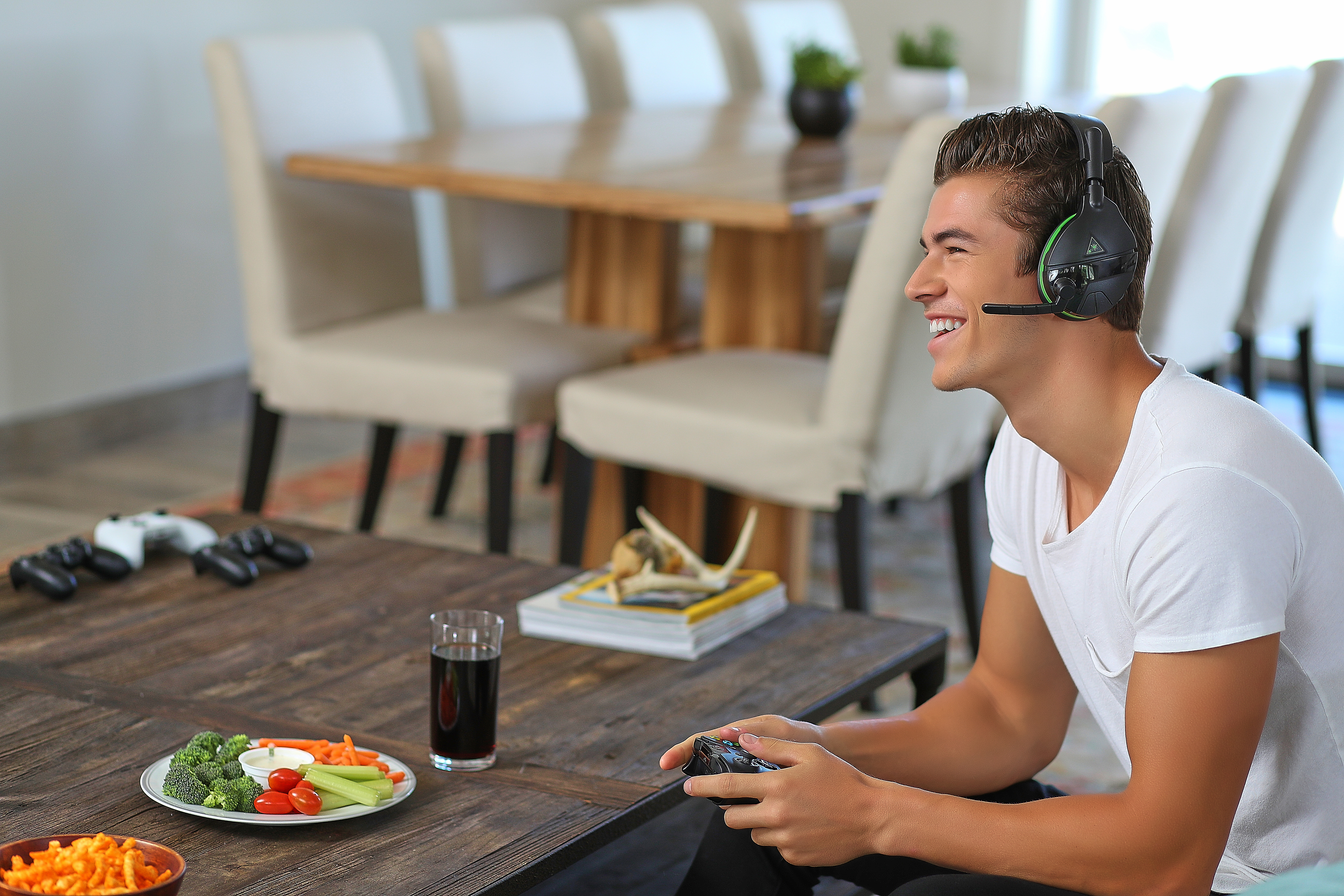 TURTLE BEACH STEALTH 600 Wireless Surround Sound Gaming-Headset für Xbox One, Over-ear Gaming Headset Schwarz/Grün