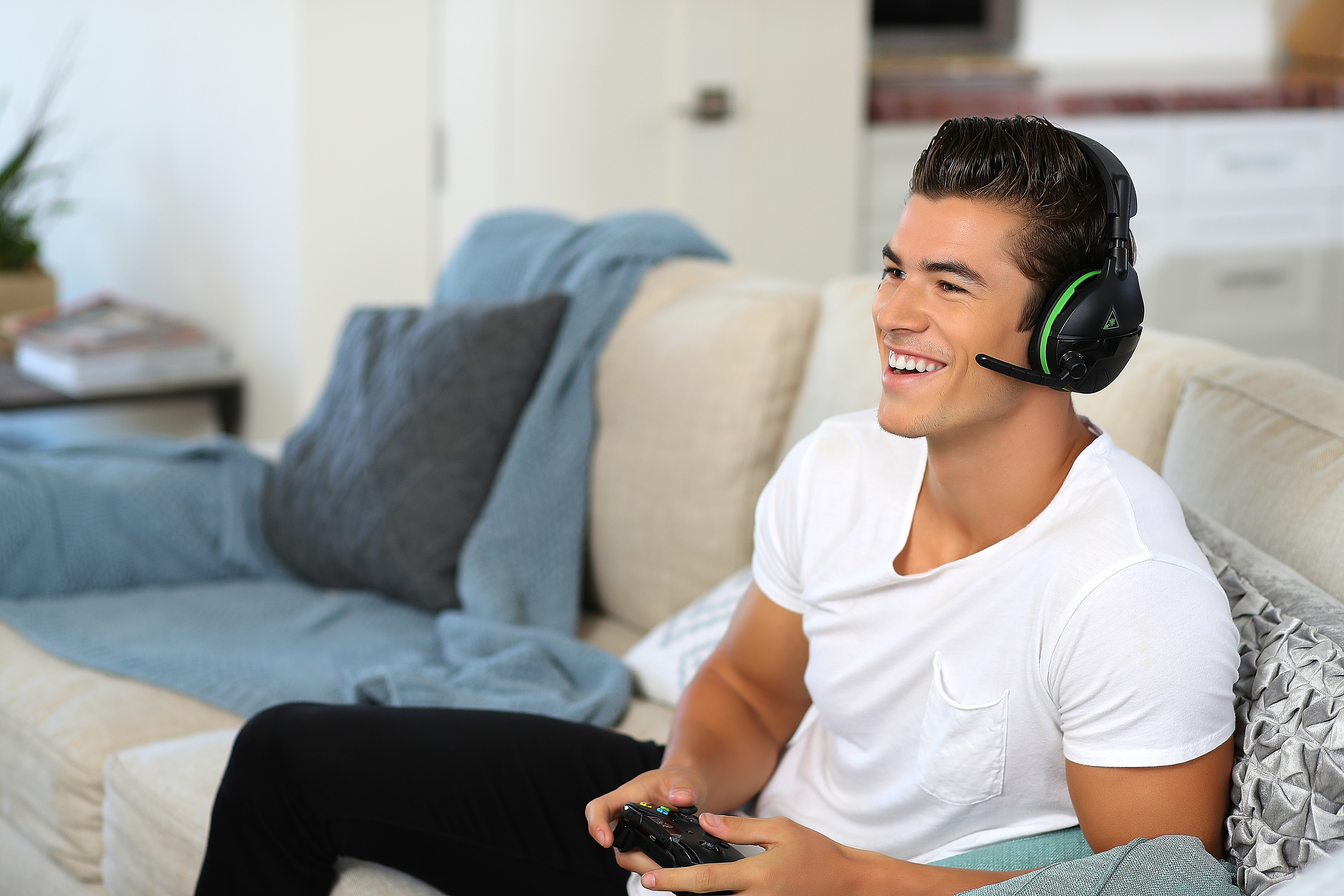 TURTLE BEACH STEALTH 600 Wireless Surround Sound Gaming-Headset für Xbox One, Over-ear Gaming Headset Schwarz/Grün