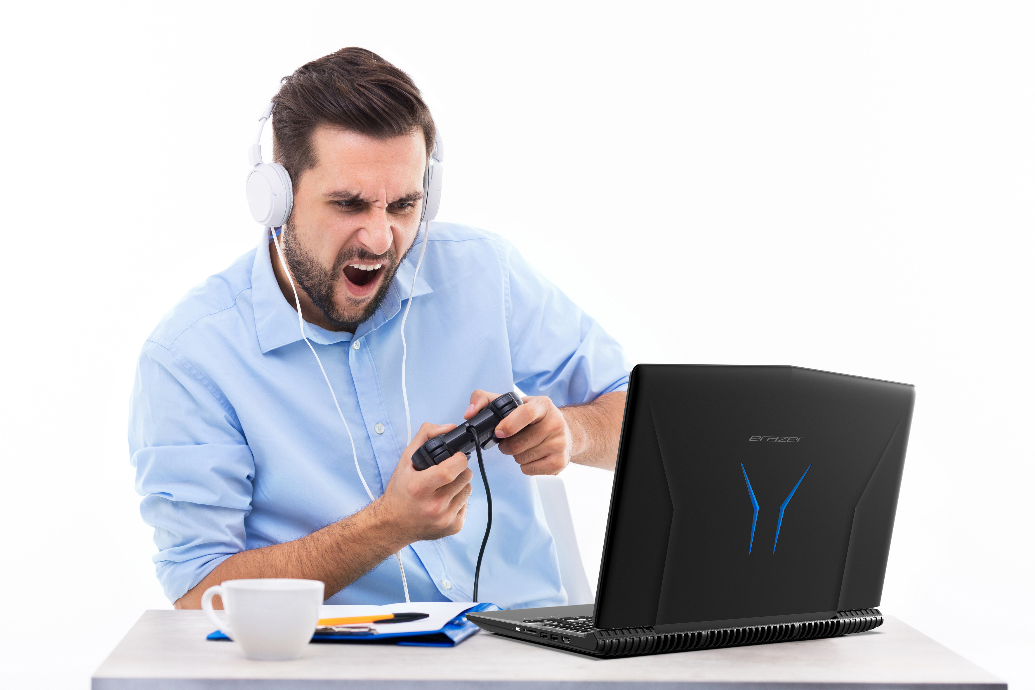 MEDION ERAZER® X6603 - 15,6 Zoll - Intel® Core™ i7 i7-7700HQ - 16 GB - 256 GB - NVIDIA GeForce® GTX 1050 Ti - Windows 10 (64 Bit)
