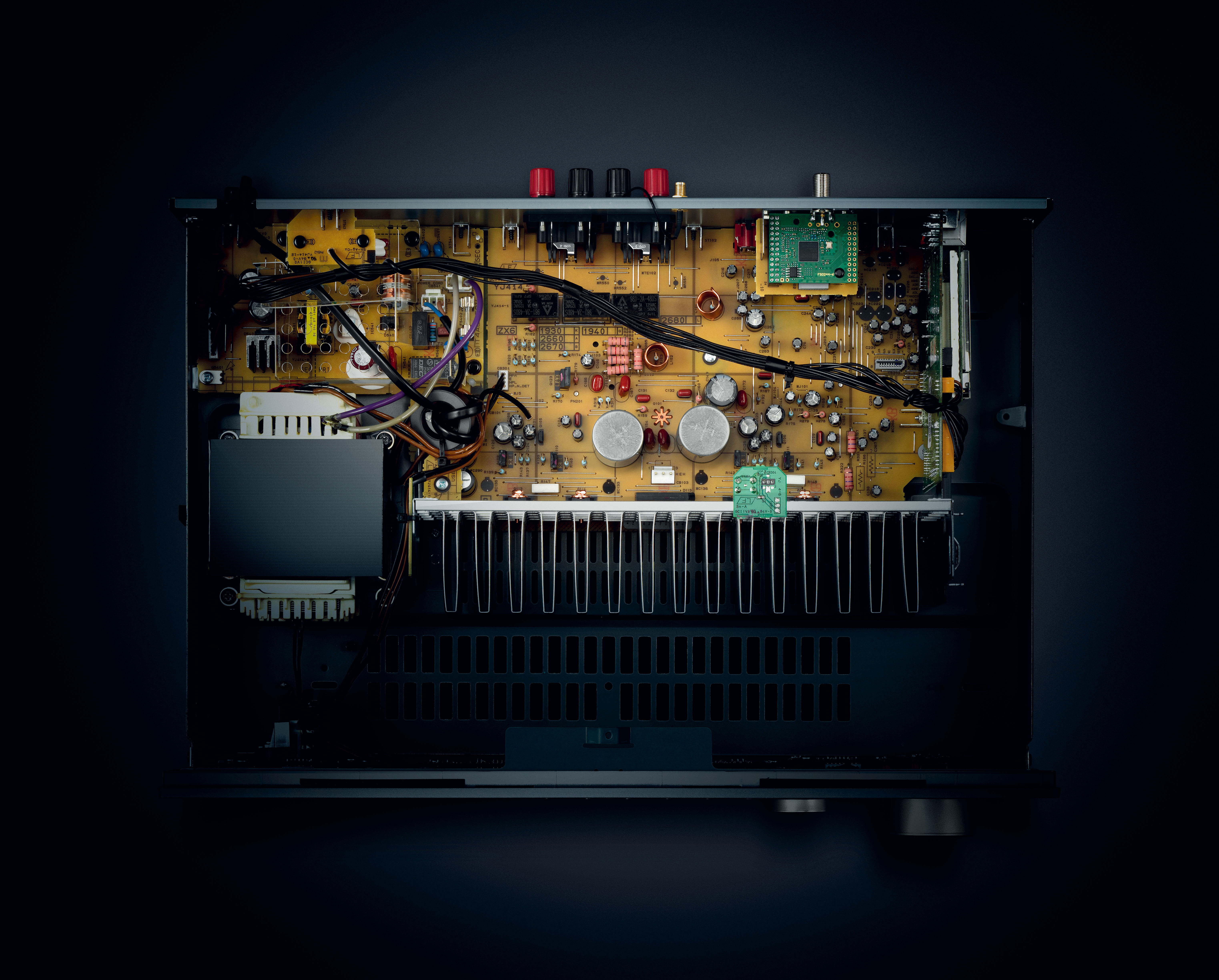 YAMAHA R-N303D Stereo Receiver (2 Kanäle, Schwarz)