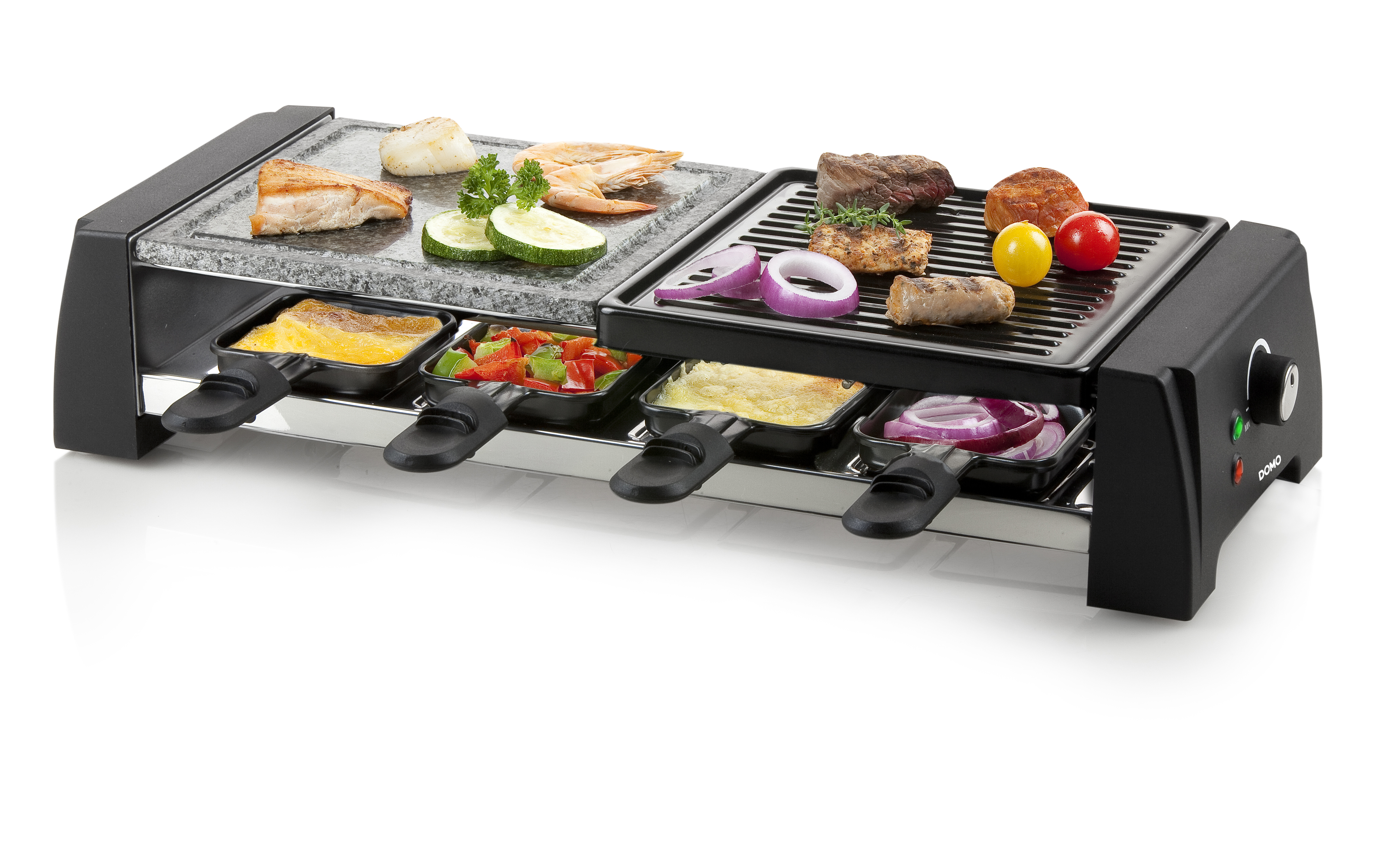 Un grill à raclette avec de la nourriture dessus, y compris de la viande et des légumes.