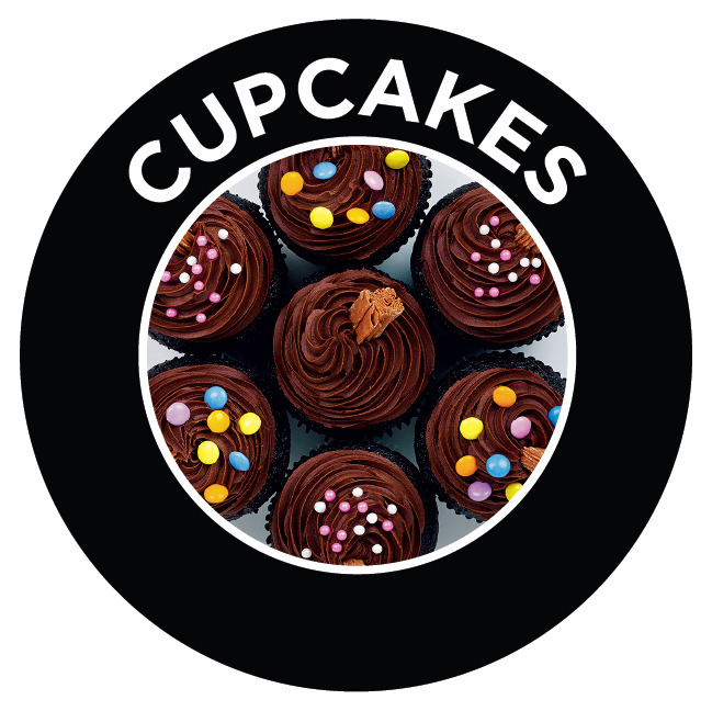 Cupcakes in einem schwarzen Kreis. Schokoladen-Frosting mit Streuseln. Weißer Text: Cupcakes.