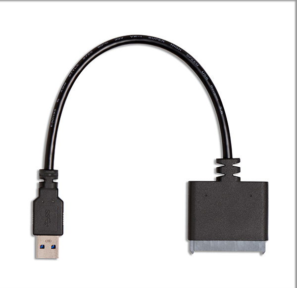 USB-zu-SATA-Adapterkabel. Das Kabel ist schwarz, mit einem USB- und SATA-Anschluss.