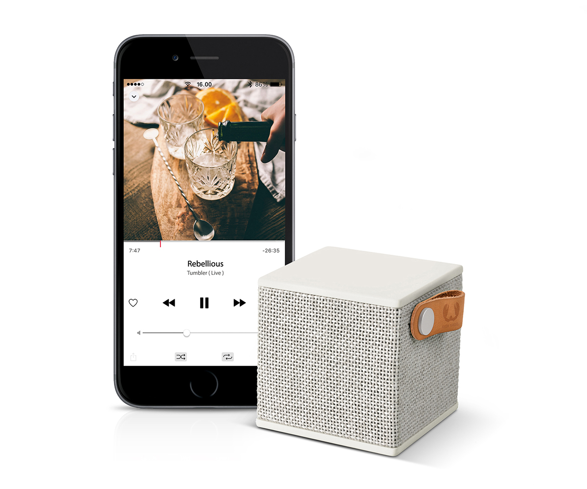 FRESH ‘N REBEL Rockbox Cube Fabriq Edition Bluetooth Lautsprecher, Hellgrau