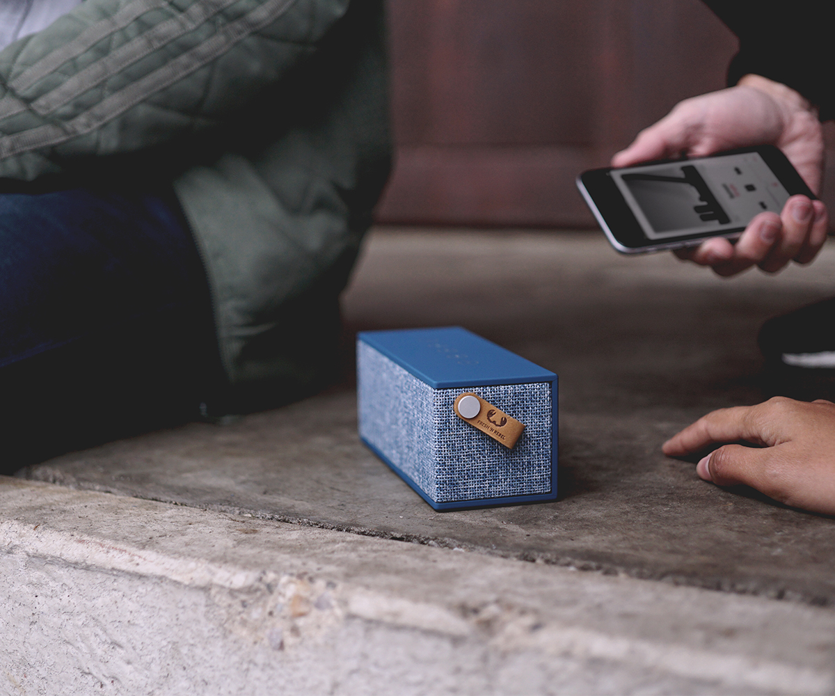 FRESH ‘N REBEL Rockbox Brick Fabriq Edition Bluetooth Lautsprecher, Blau