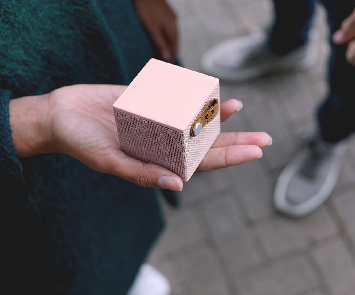 FRESH ‘N REBEL Rockbox Cube Fabriq Edition Bluetooth Lautsprecher, Rosé