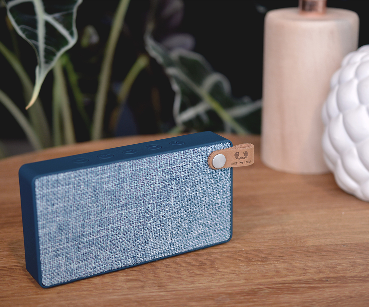 FRESH ‘N REBEL Rockbox Slice Fabriq Edition Bluetooth Lautsprecher, Blau