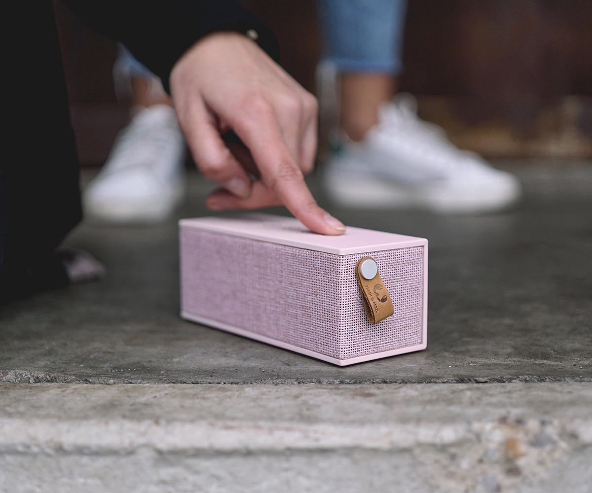 FRESH ‘N REBEL Rockbox Brick Fabriq Edition Bluetooth Lautsprecher, Rosé