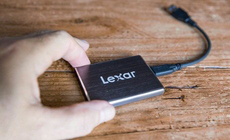 LEXAR SL100 Portable Festplatte, 512 GB SSD, extern, Silber