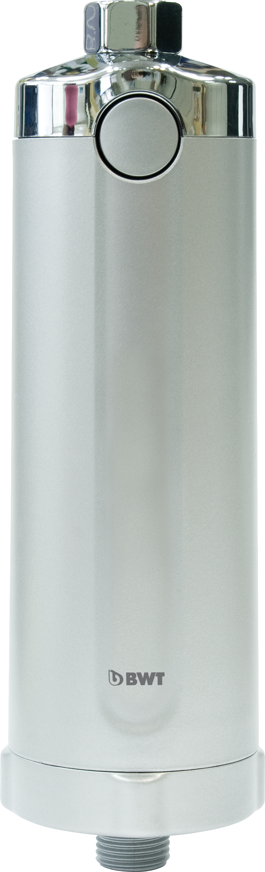 Ein silberner Wasserfilter, zylindrische Form mit Knopf oben und BWT-Logo auf Weiß.