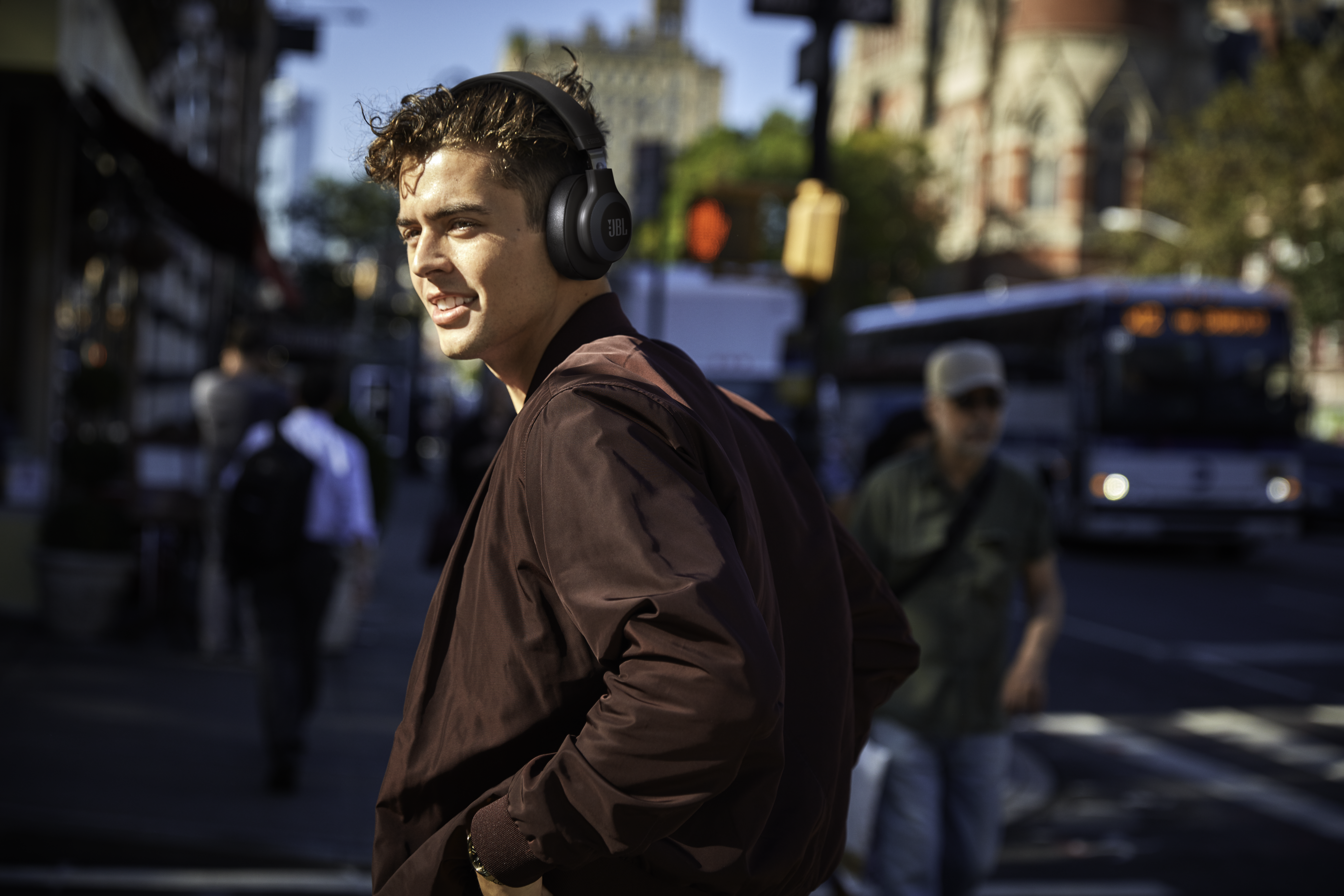 JBL E65BT NC ZWART Over-ear Hoofdtelefoon  Zwart