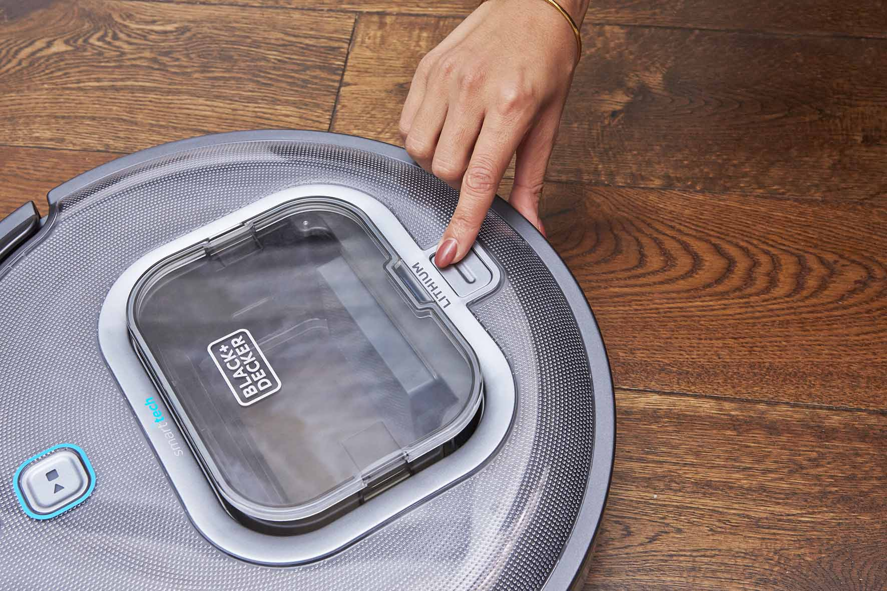 BLACK+DECKER RVA 425 B Smart Tech LED Saugroboter