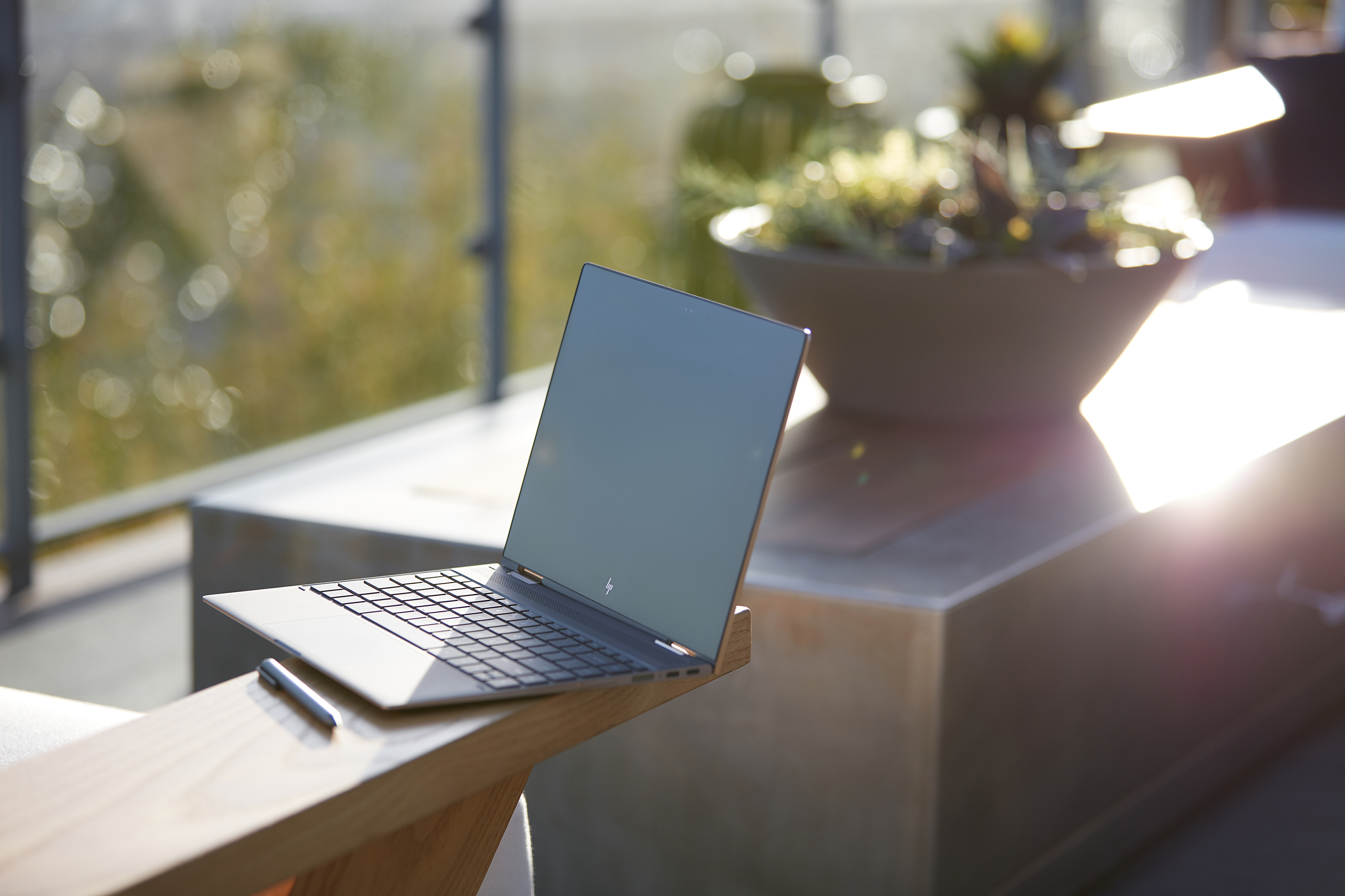 HP Spectre x360 13-ae034ng - 13,3 Zoll - Intel® Core™ i7 i7-8550U - 16 GB - 1 TB - Intel® UHD 620 - Windows 10 Home (64 Bit)