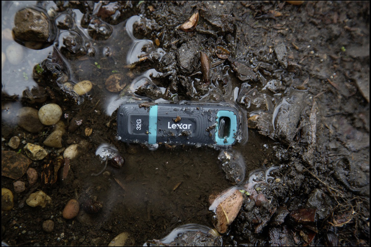 LEXAR JumpDrive USB-Stick, 32 GB, Schwarz/Grün
