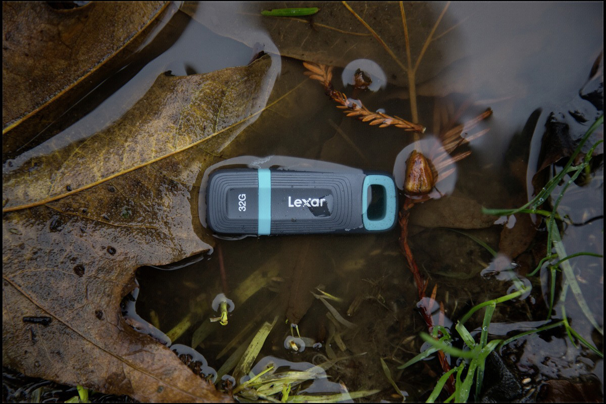 LEXAR JumpDrive USB-Stick, 32 GB, Schwarz/Grün