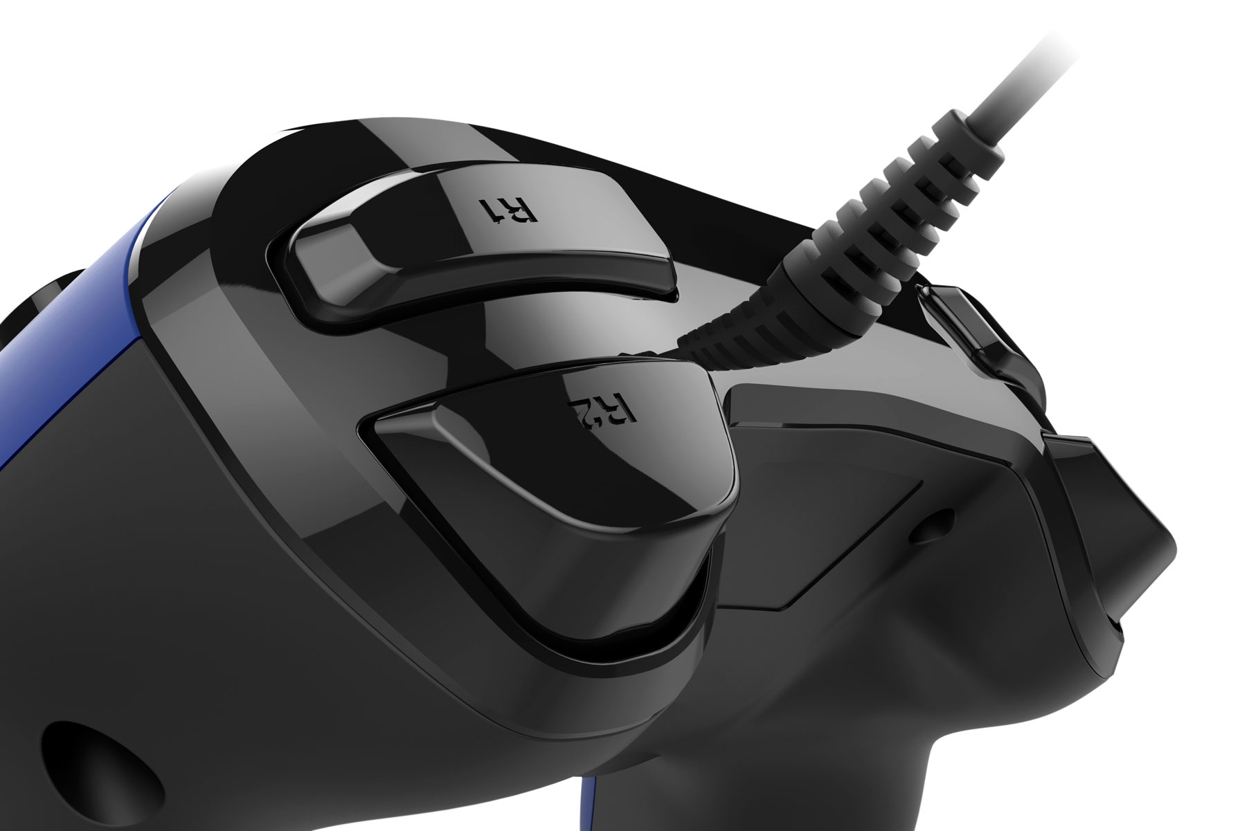Nahaufnahme eines schwarzen und blauen Gamecontrollers mit Knöpfen und einem Kabel.