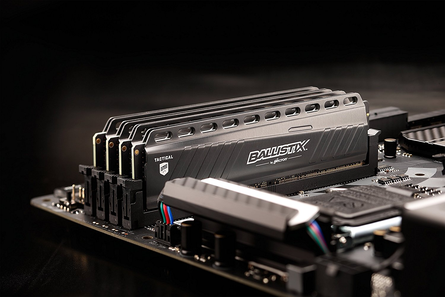 CRUCIAL BLT8G4D30AETA Crucial 8GB DDR4 3000 MT/s (PC4-24000) CL15 DR x8 Unbuffered DIMM 288pin