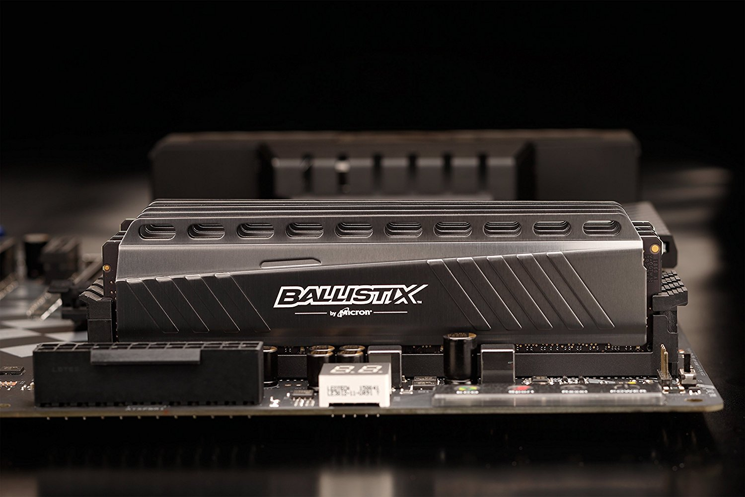 CRUCIAL BLT8G4D30AETA Crucial 8GB DDR4 3000 MT/s (PC4-24000) CL15 DR x8 Unbuffered DIMM 288pin