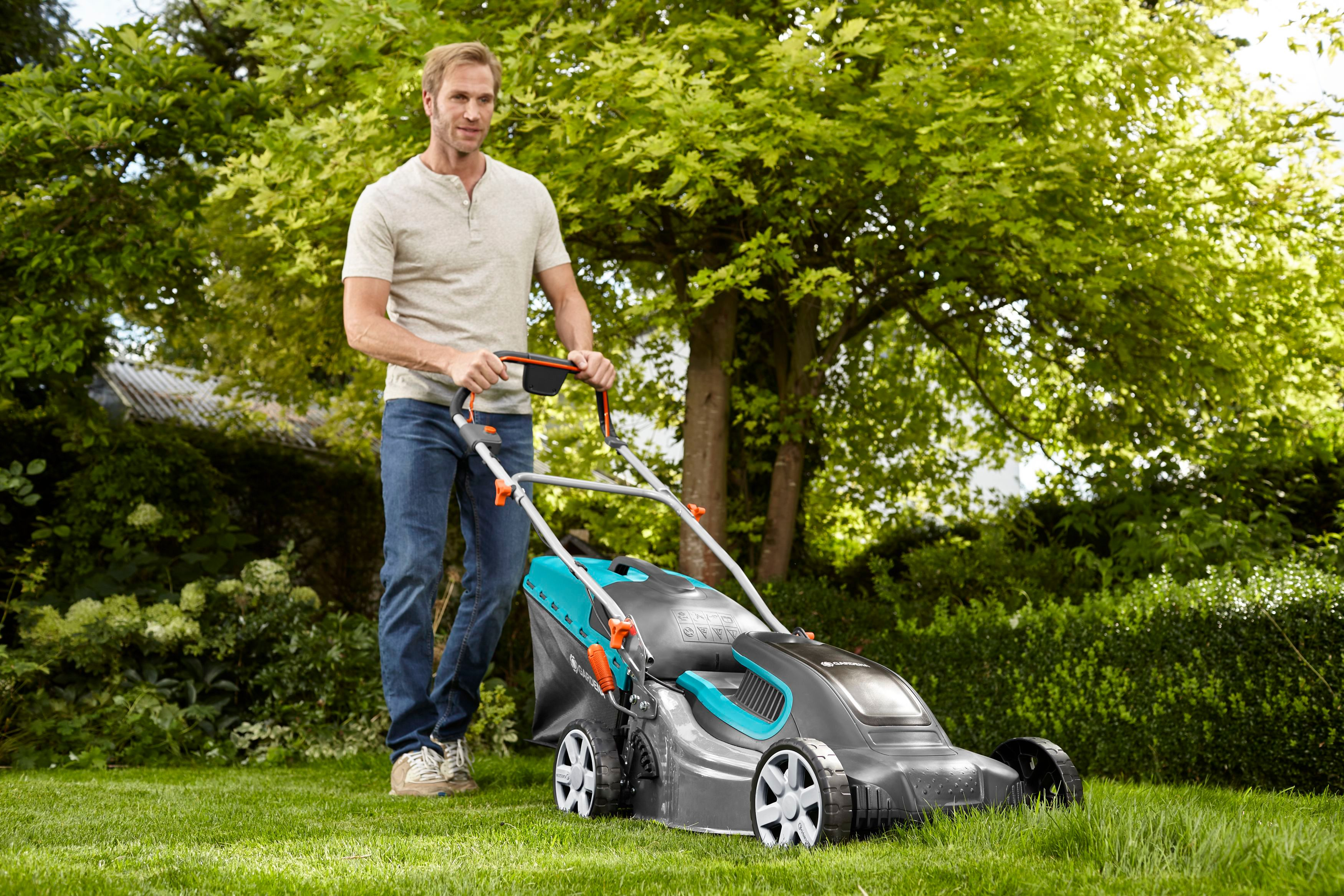 GARDENA 05041-20 PowerMax™ Li-40/41 Set inkl. Akku, Akku-Rasenmäher (40 Volt, Schnittbreite: 410 mm, Verstellbare Schnitthöhe zentral 10 Stufen, mit 50 l Fangkorb-Volumen)