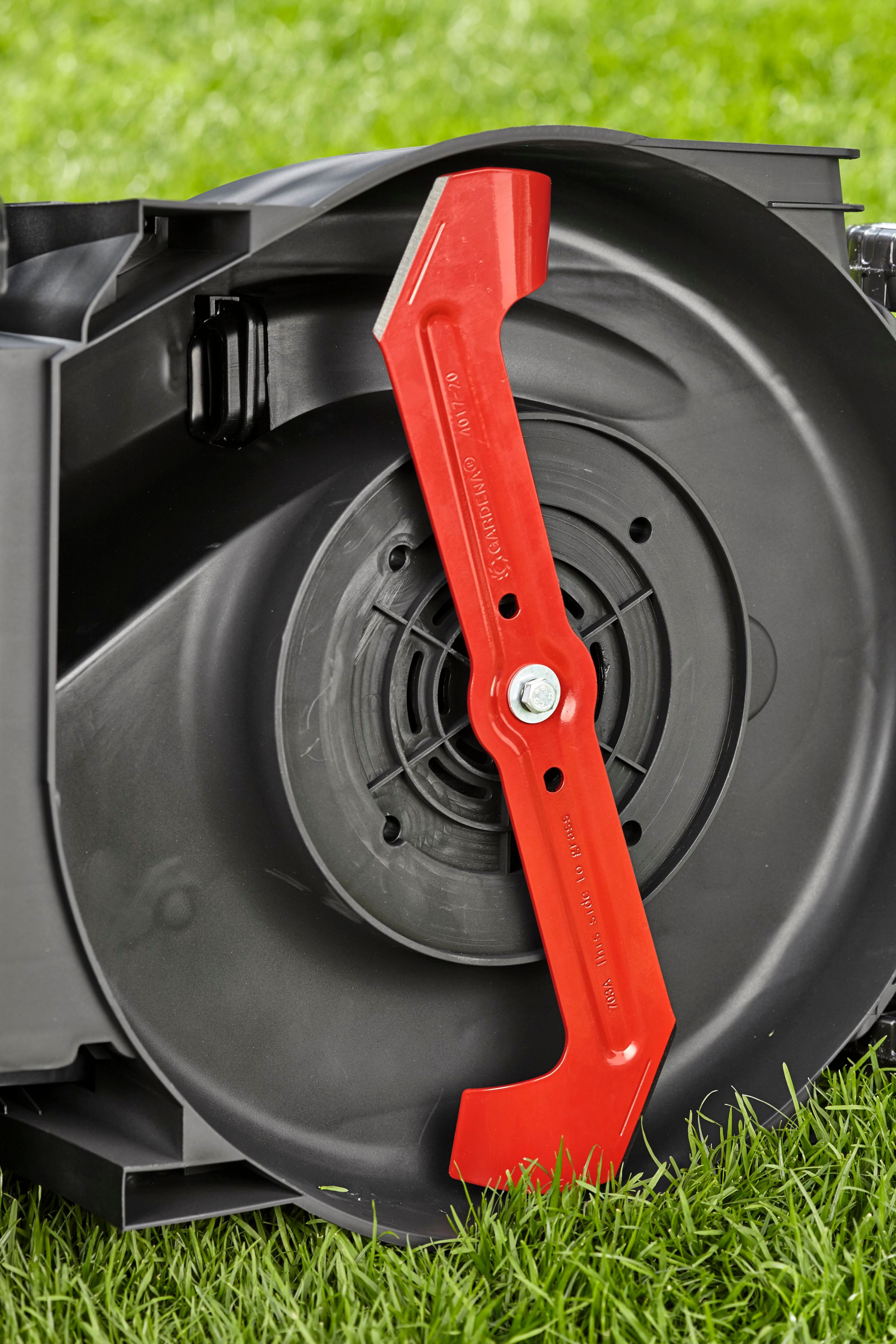GARDENA 05037-20 PowerMax™ 1600/37, Elektrorasenmäher (Schnittbreite: 370 mm, Verstellbare Schnitthöhe QuickFit Plus 5 Stufen, mit 45 l Fangkorb-Volumen)