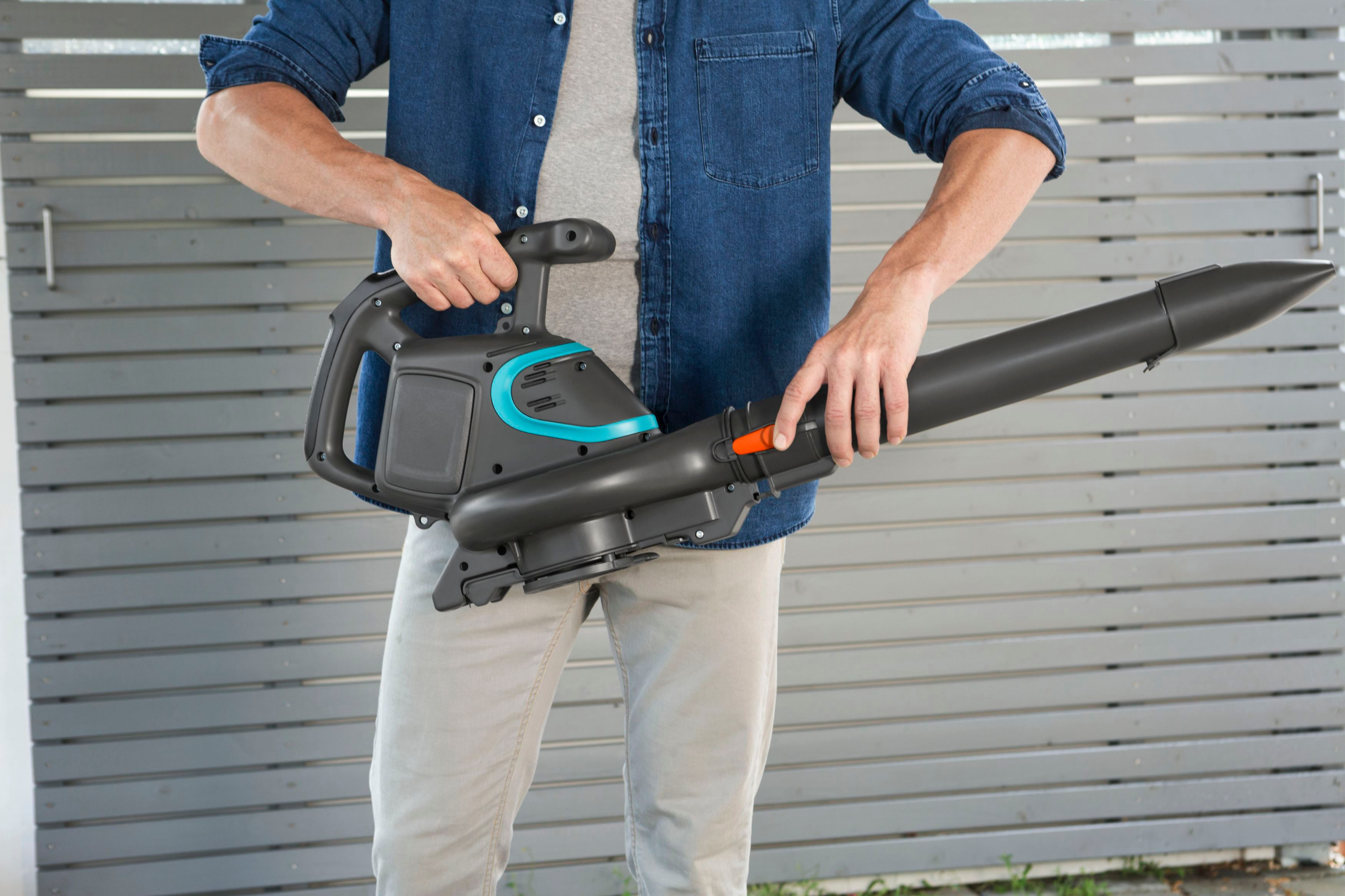 GARDENA 09338-20 PowerJet Li-40 Set inkl. Akku Laubsauger Schwarz