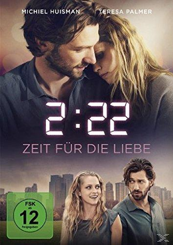 DVD-Cover von "2:22". Ein Paar umarmt sich. Ein Paar ist unten. Skyline im Hintergrund.