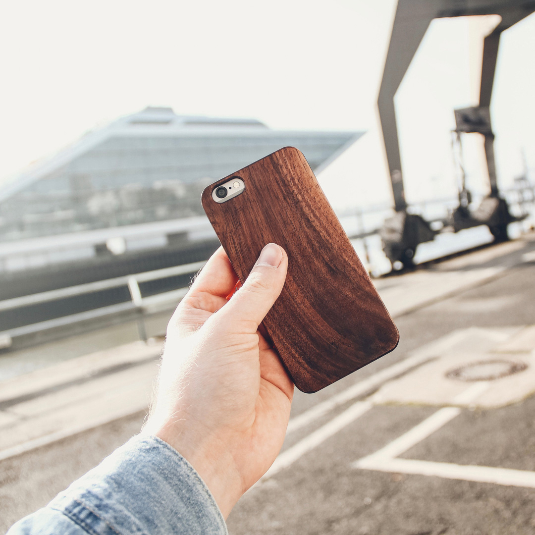 WOODCESSORIES EcoCase Classic, Backcover, Apple, iPhone 6, iPhone 6s, Walnuss/Schwarz