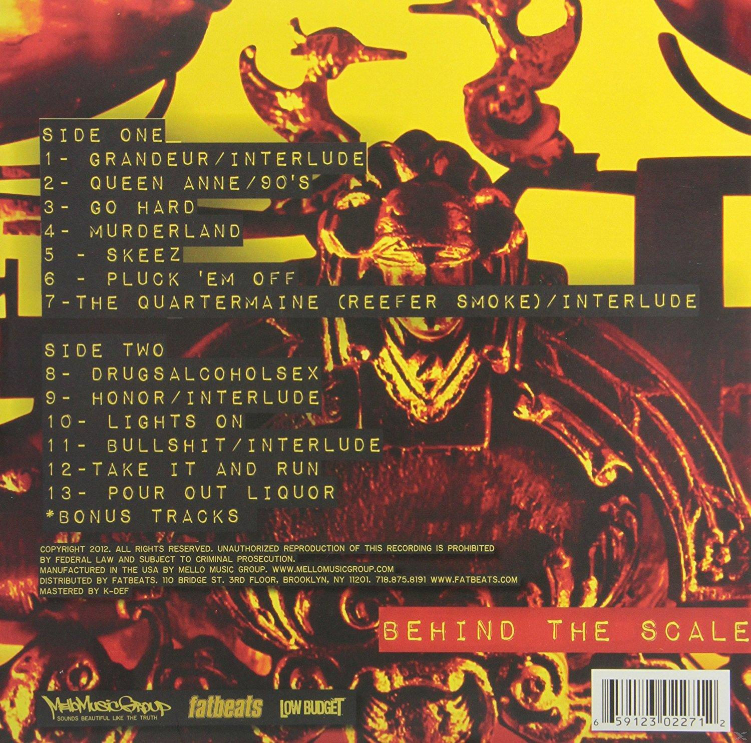 Album-Artwork mit Trackliste. Golddesign auf braunem Hintergrund. Text oben.