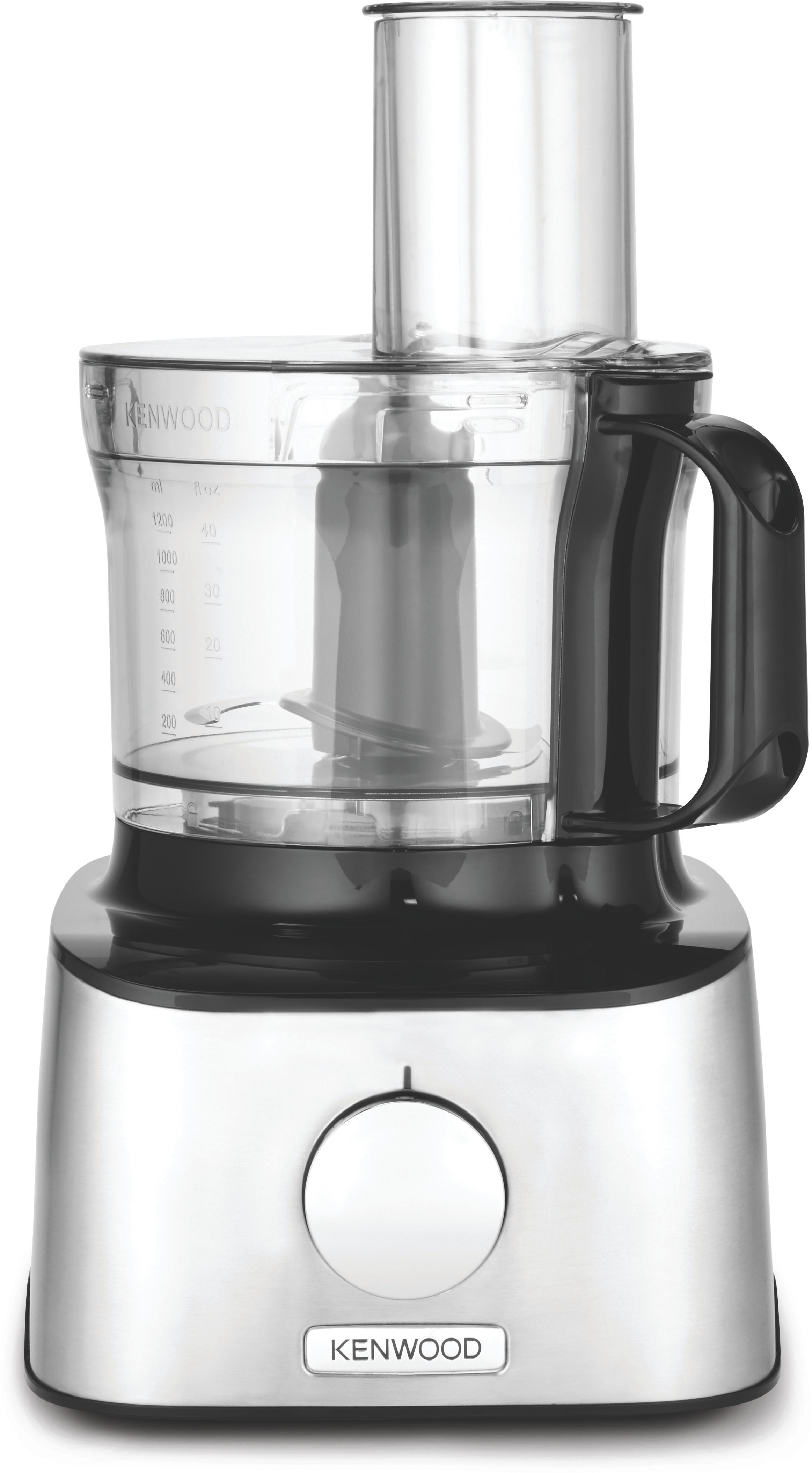 Een Kenwood keukenmachine, zilver en zwart, met een doorzichtige plastic container en handvat.