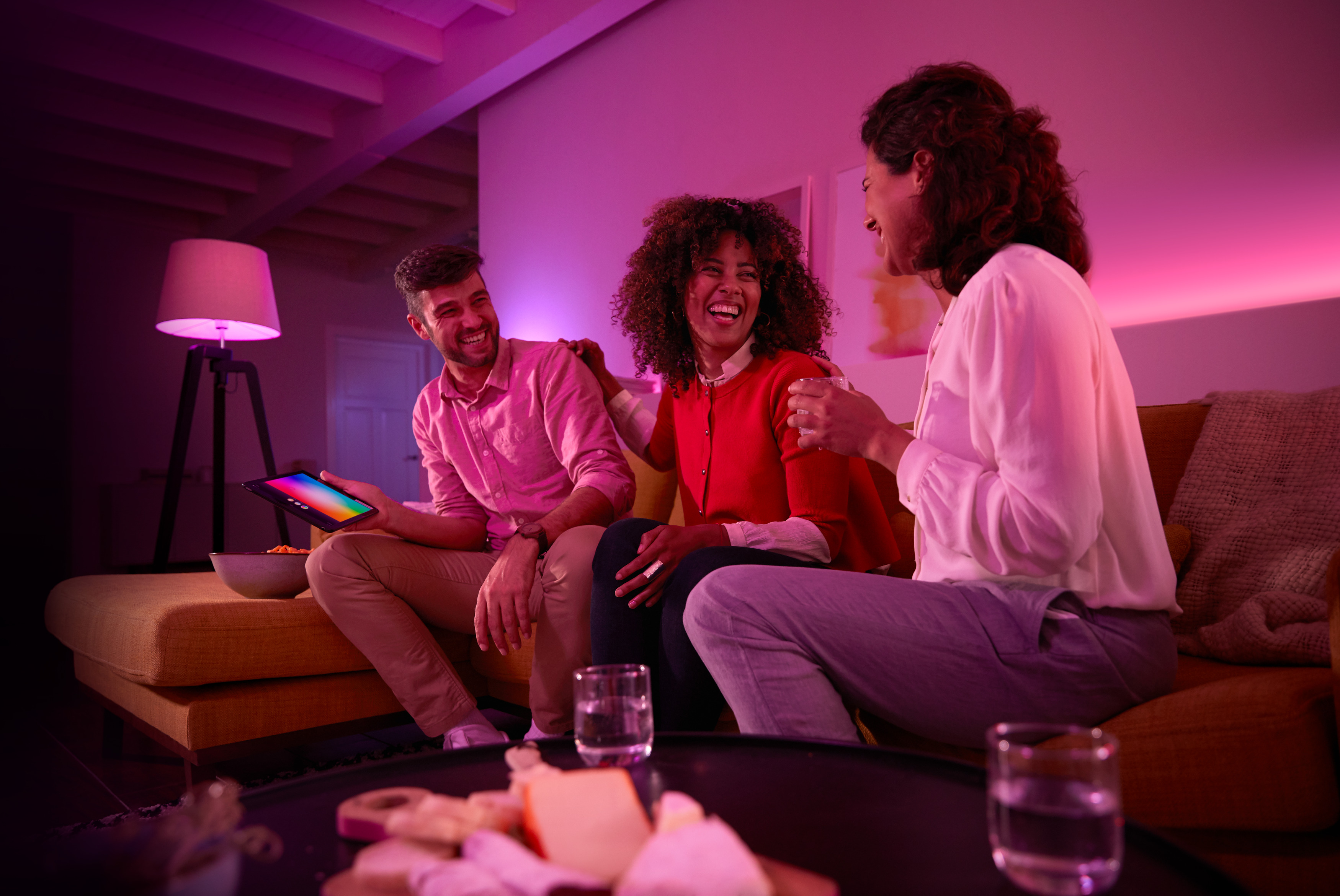 PHILIPS Hue White & Color Ambiance LED Leuchtmittel inkl. Bridge Mehrfarbig