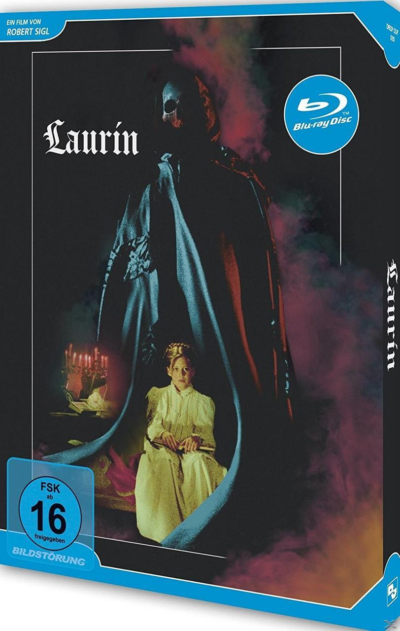 Filmcover mit einem Mann in Kapuzenmantel und einer Frau. Dunkler Hintergrund und Text.