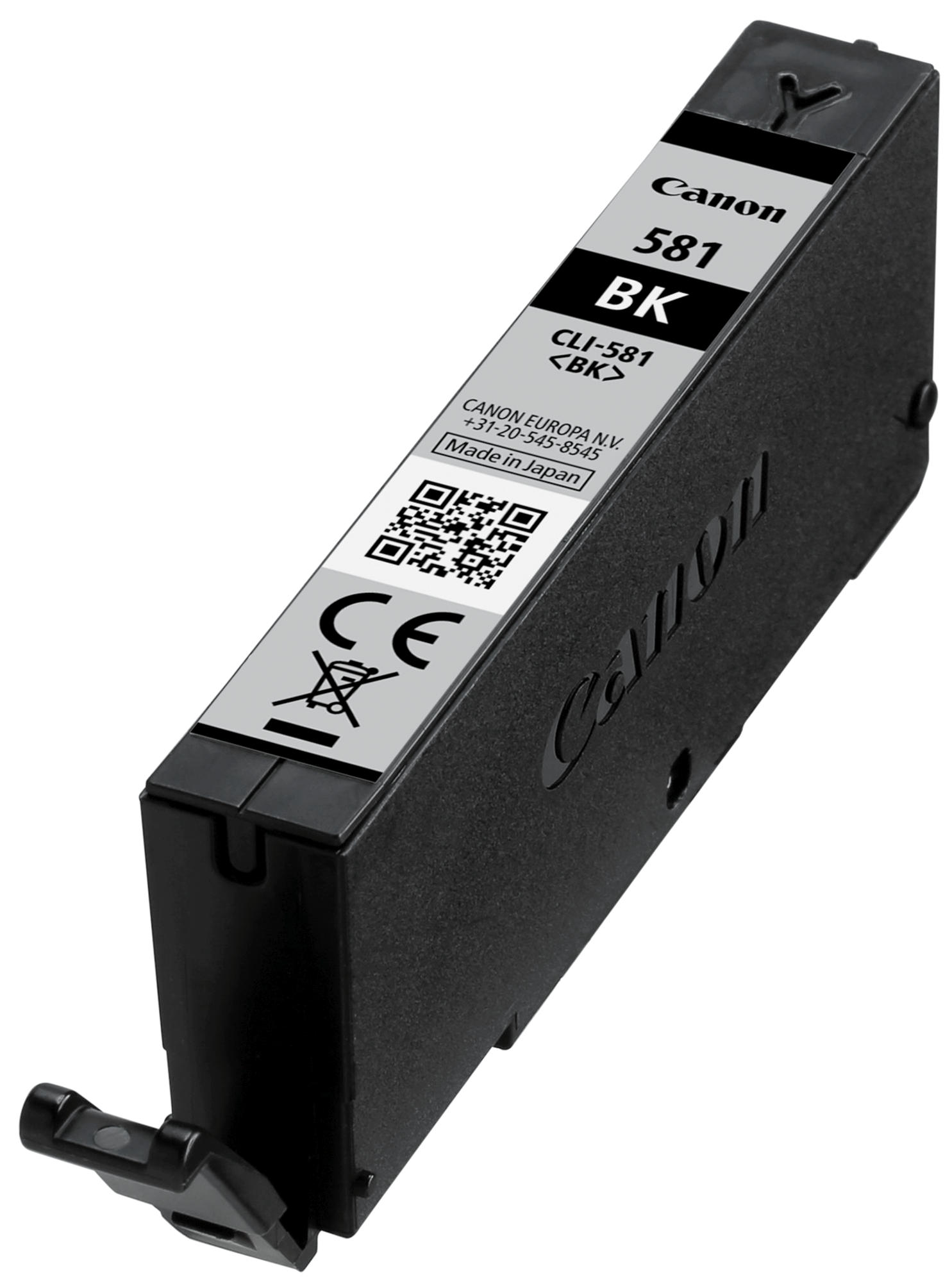 Eine schwarze Canon Tintenpatrone. Sie hat Etiketten mit Text und einem QR-Code. Die Patrone ist angewinkelt.