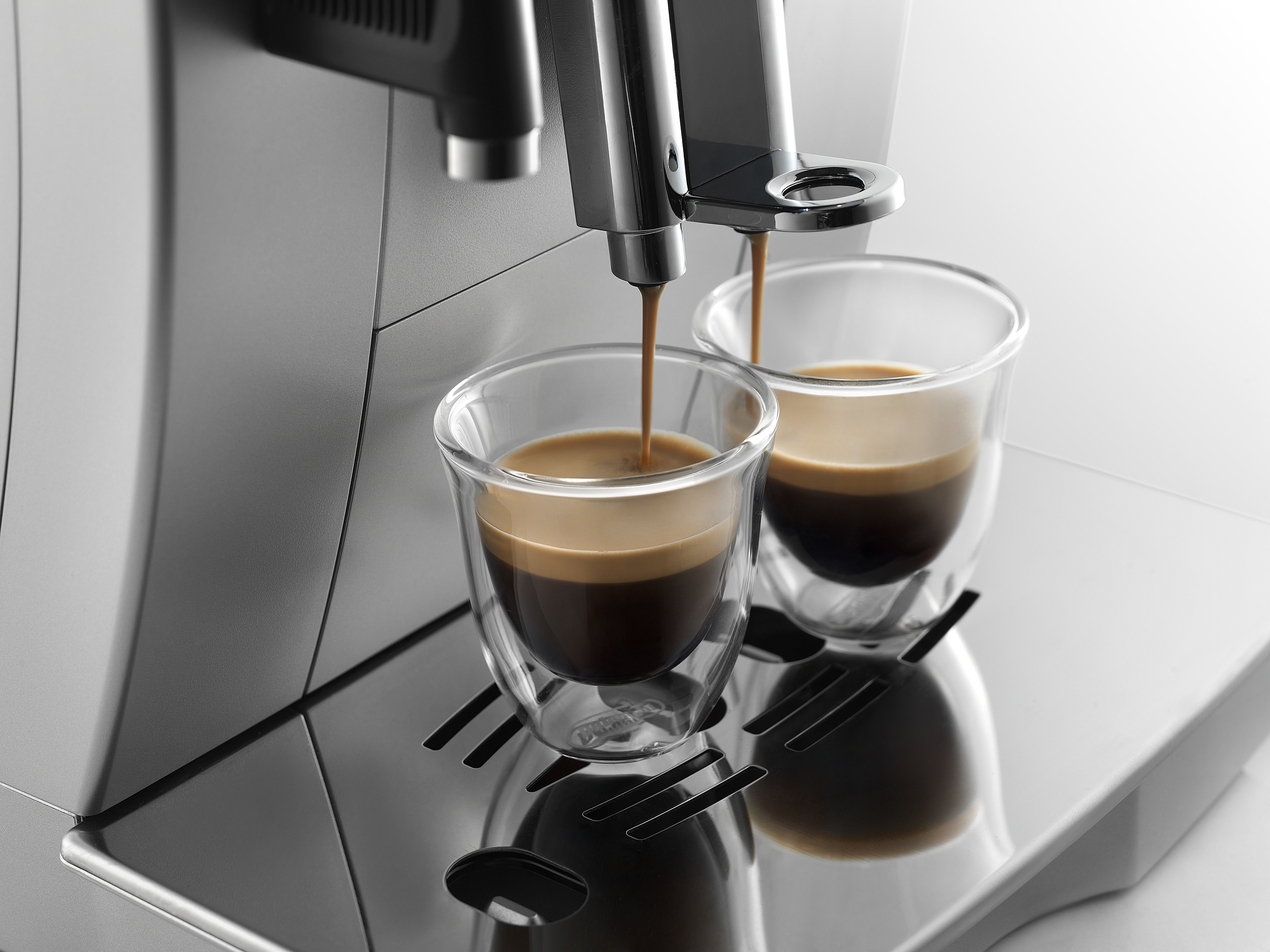 DELONGHI ECAM23.466.S Kaffeevollautomat Silber