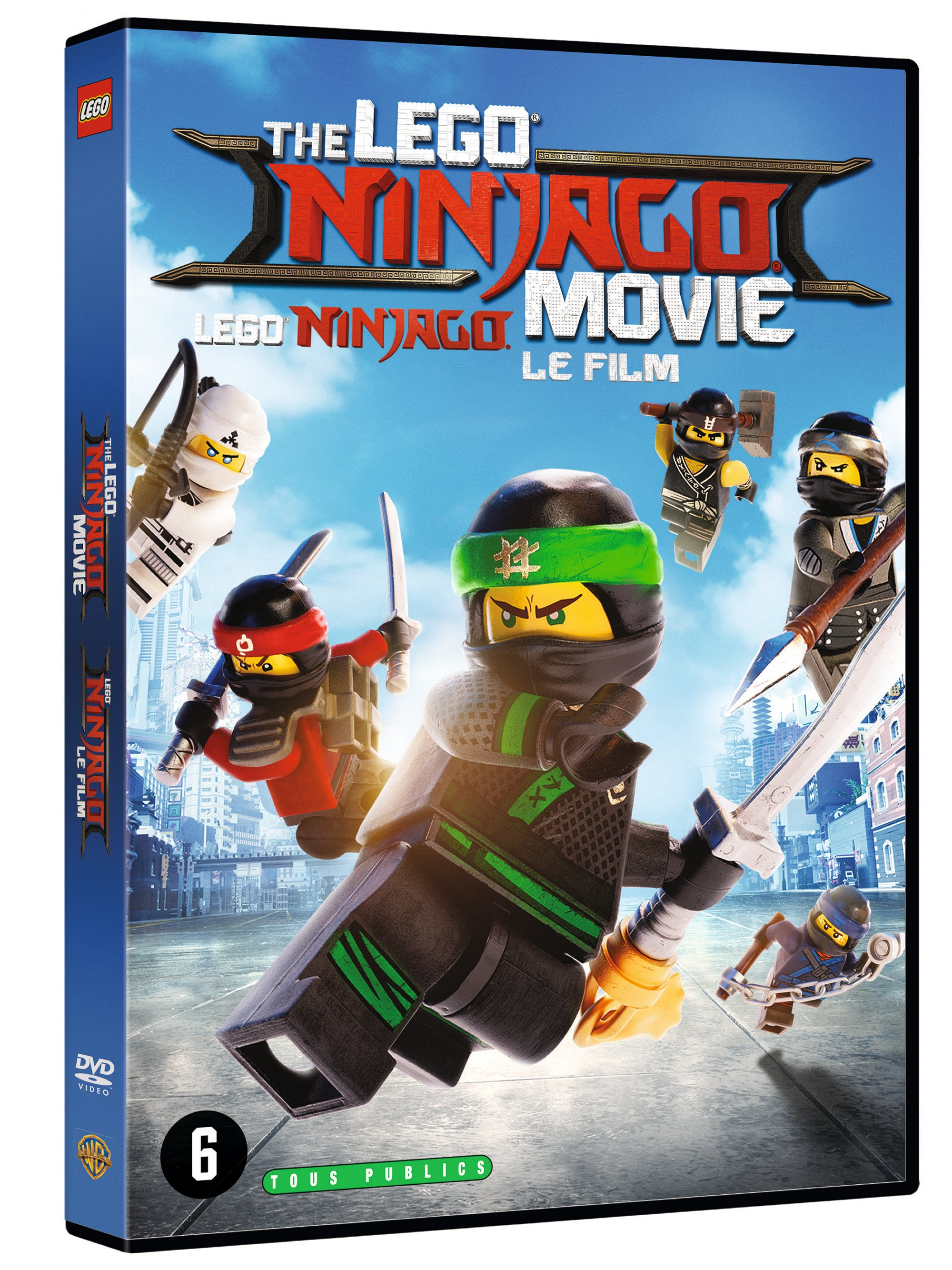 DVD-hoes voor "The Lego Ninjago Movie", Lego-figuren in actie, blauwe lucht.
