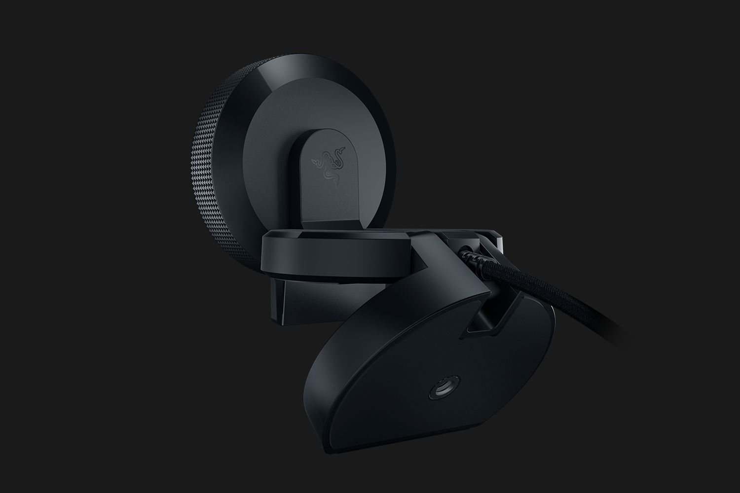 Schwarze Razer-Webcam. Kreisförmig mit integriertem Mikrofon.