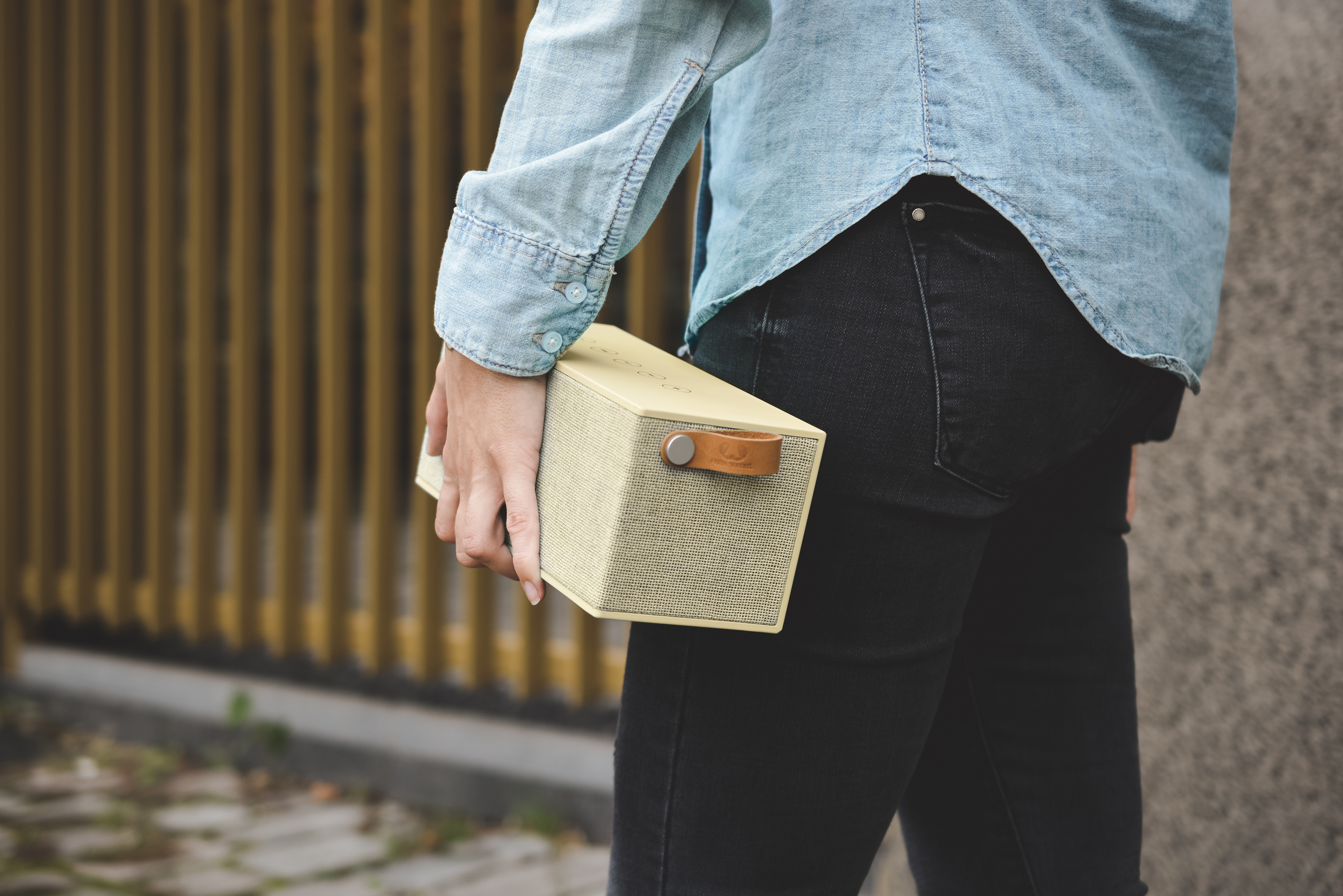 FRESH ‘N REBEL Rockbox Brick XL Bluetooth Lautsprecher, Buttercup